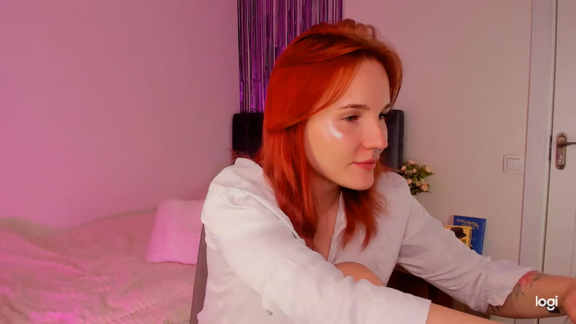 Gallery image thumbnail from Wendy_Mooree's myfreecams stream on, 04/17/2023, 24:18 image 7 of 20
