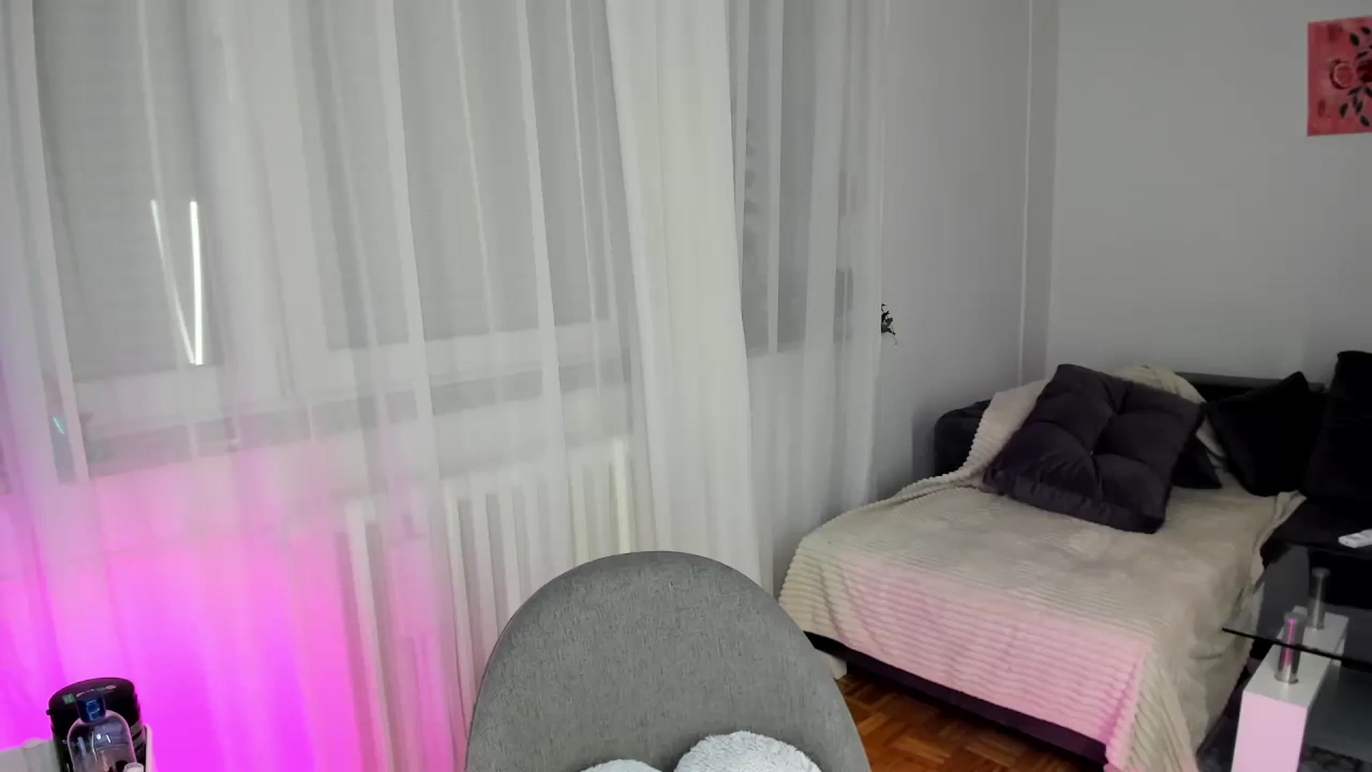 Gallery image thumbnail from Wendy_Mooree's myfreecams stream on, 10/16/2023, 05:08 image 12 of 20