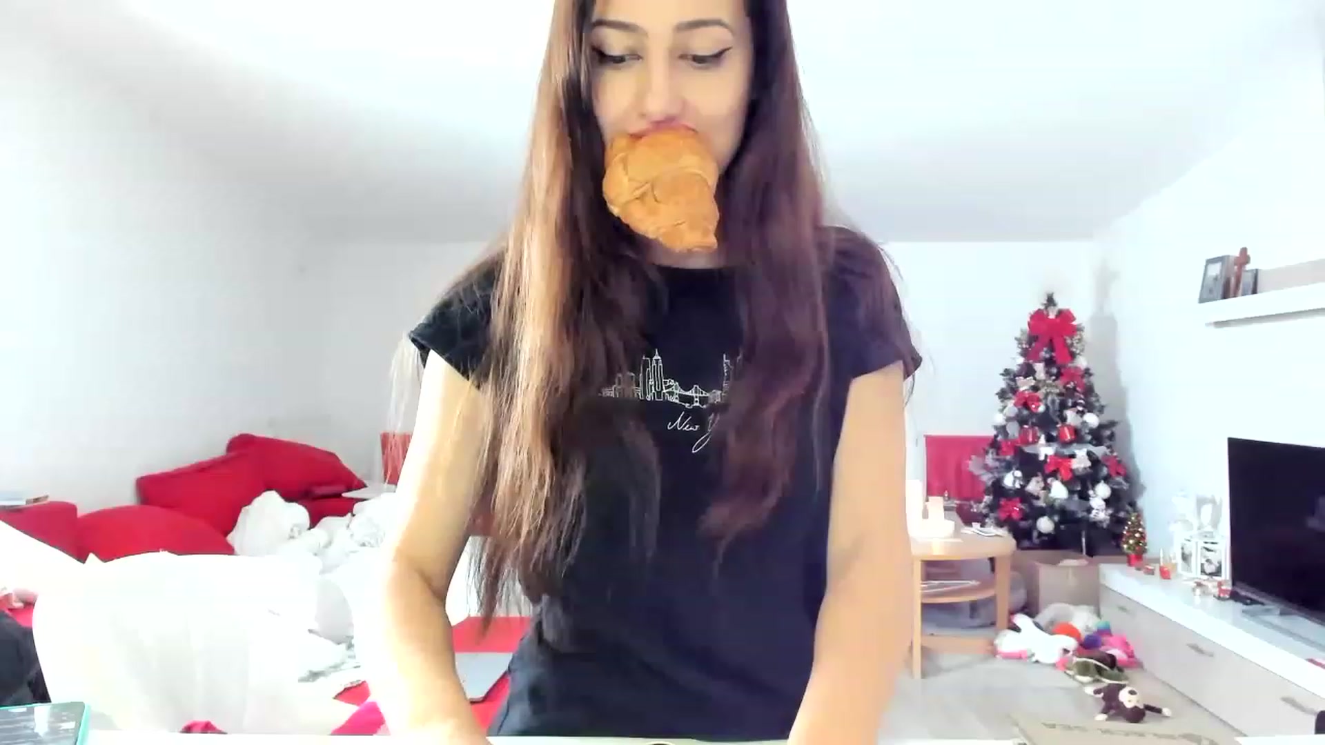 Gallery image thumbnail from Wennndyk's myfreecams stream on, 12/15/2022, 22:58 image 10 of 20