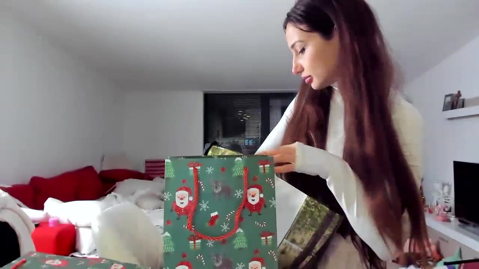 Gallery image thumbnail from Wennndyk's myfreecams stream on, 12/19/2022, 01:15 image 17 of 20