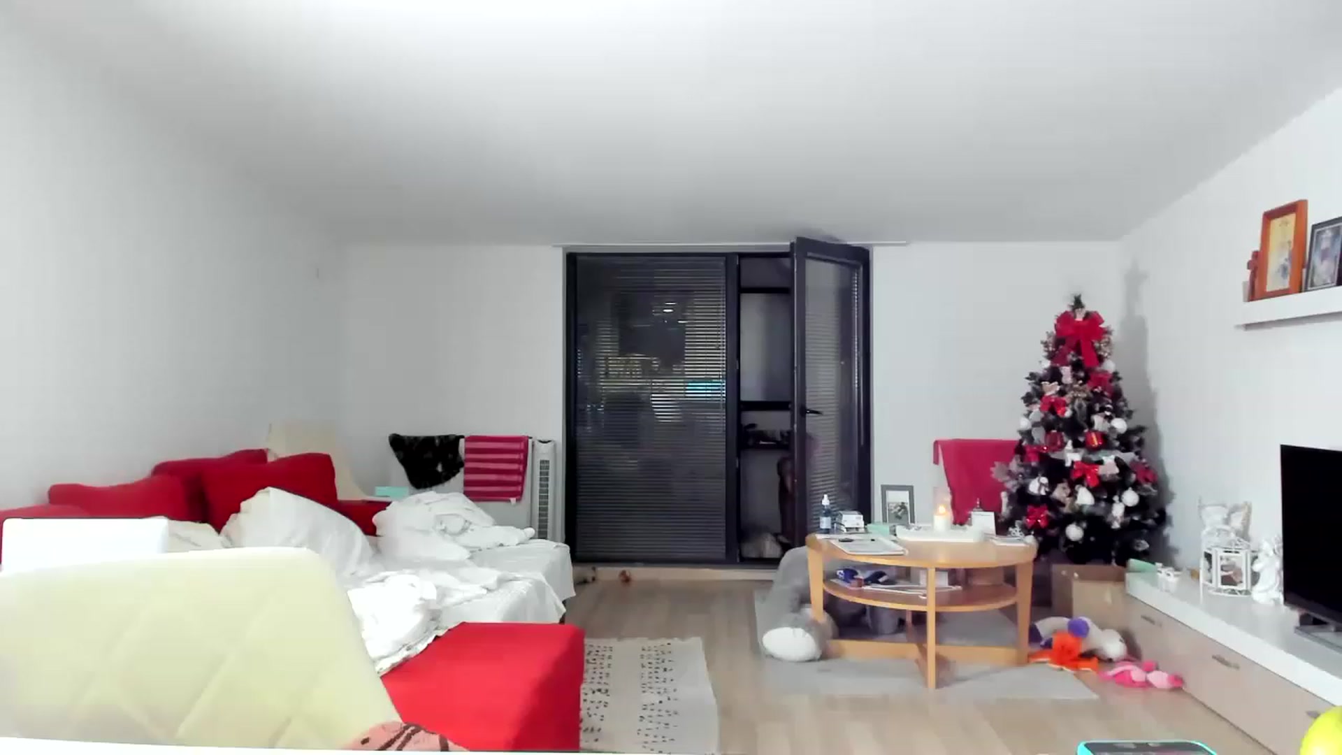 Gallery image thumbnail from Wennndyk's myfreecams stream on, 12/25/2022, 05:04 image 6 of 20