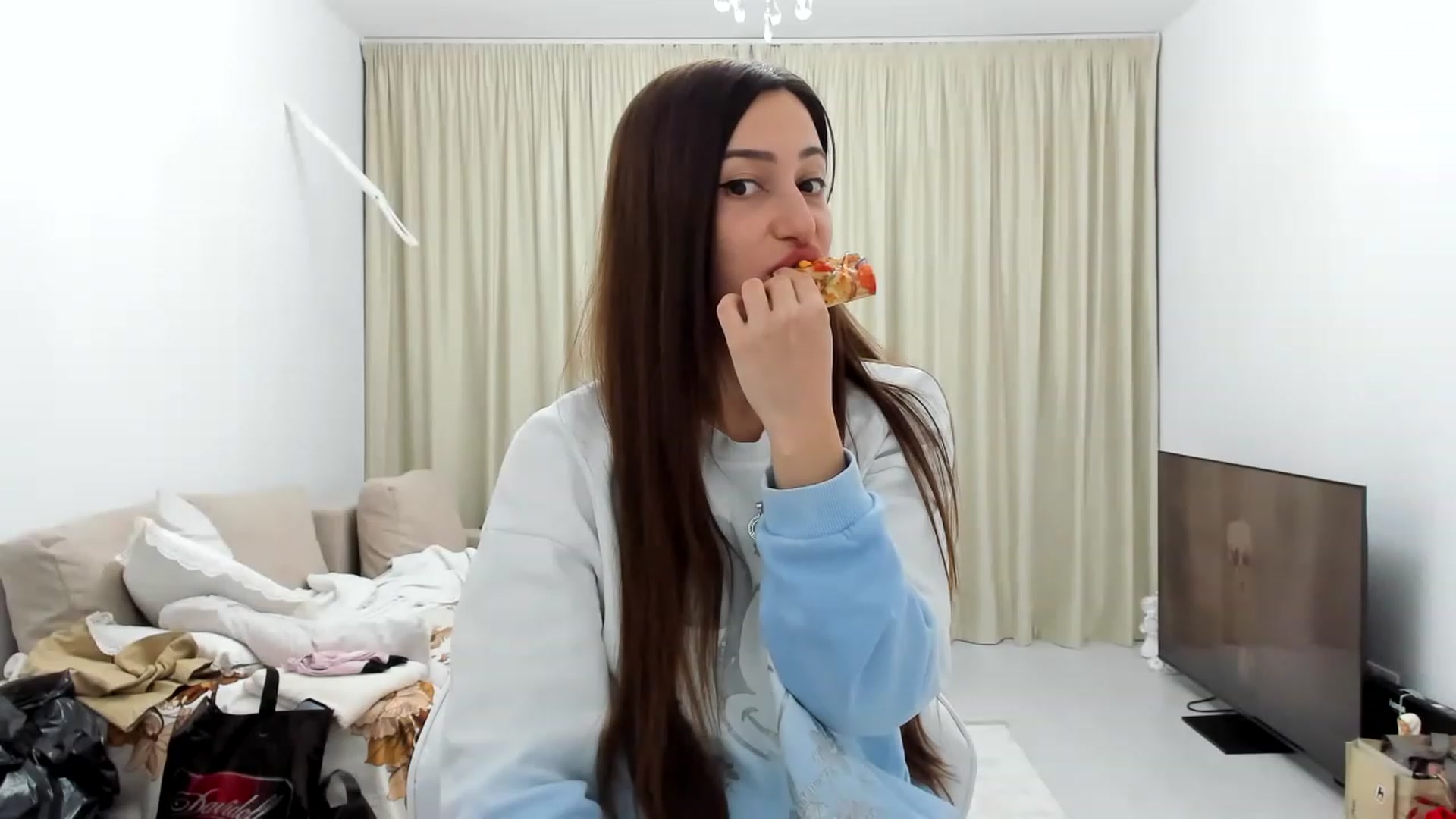 Gallery image thumbnail from Wennndyk's myfreecams stream on, 02/13/2023, 22:23 image 6 of 20