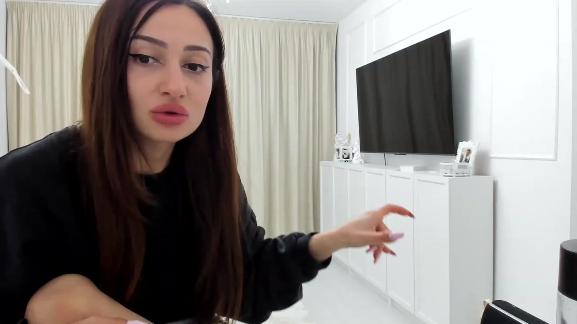 Gallery image thumbnail from Wennndyk's myfreecams stream on, 02/25/2023, 24:35 image 19 of 20