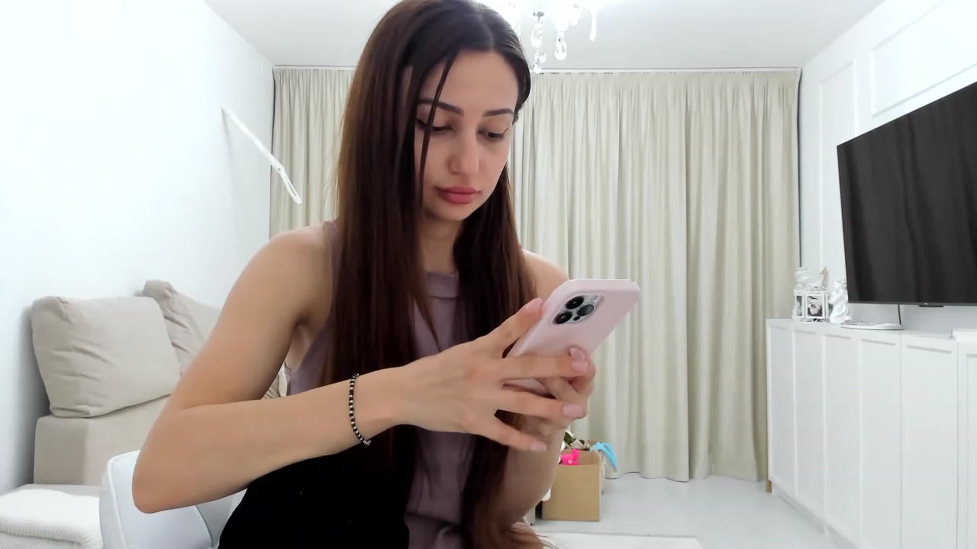 Gallery image thumbnail from Wennndyk's myfreecams stream on, 03/12/2023, 19:59 image 20 of 20