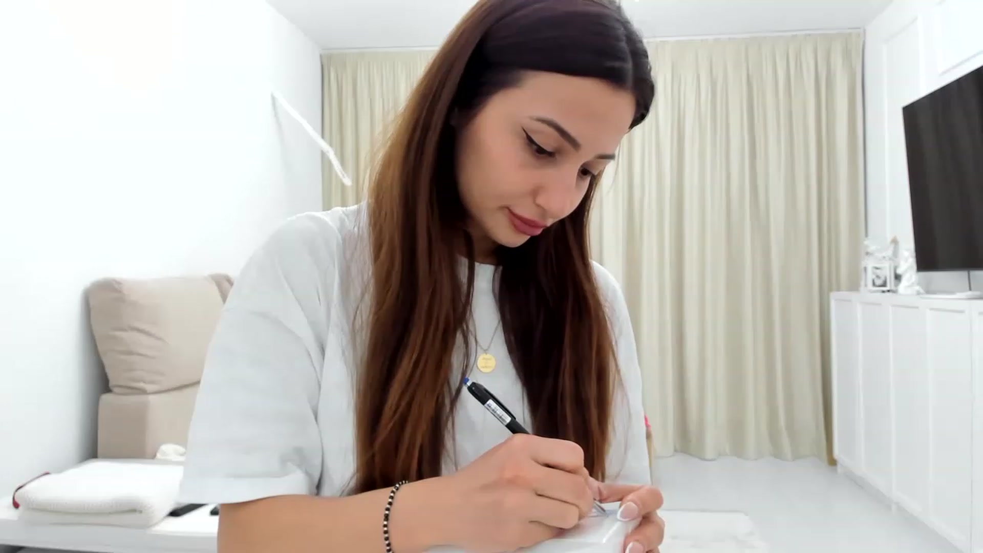 Gallery image thumbnail from Wennndyk's myfreecams stream on, 03/17/2023, 24:02 image 13 of 20