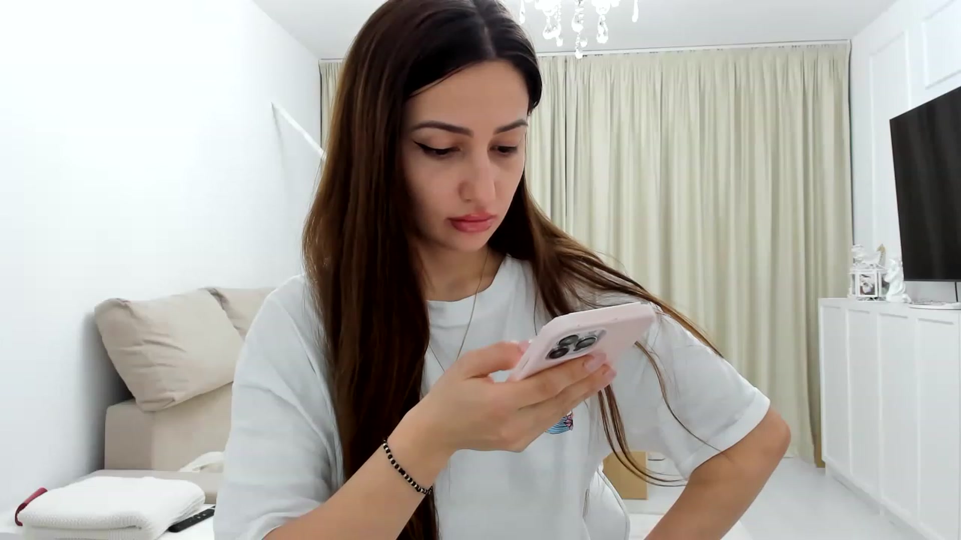 Gallery image thumbnail from Wennndyk's myfreecams stream on, 03/18/2023, 24:20 image 18 of 20