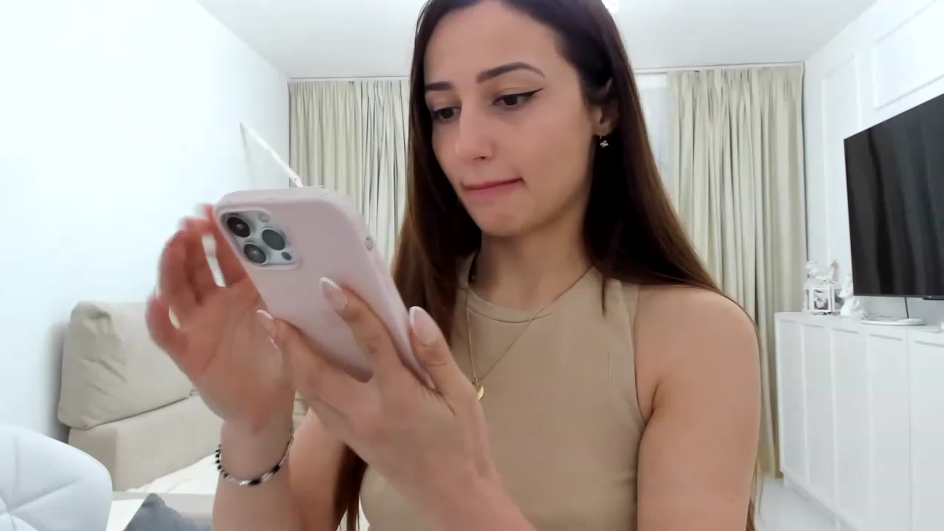 Gallery image thumbnail from Wennndyk's myfreecams stream on, 03/19/2023, 20:54 image 2 of 20