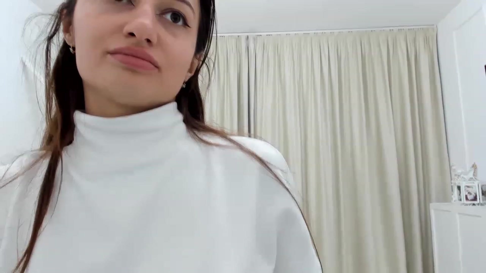 Gallery image thumbnail from Wennndyk's myfreecams stream on, 03/19/2023, 22:11 image 4 of 20