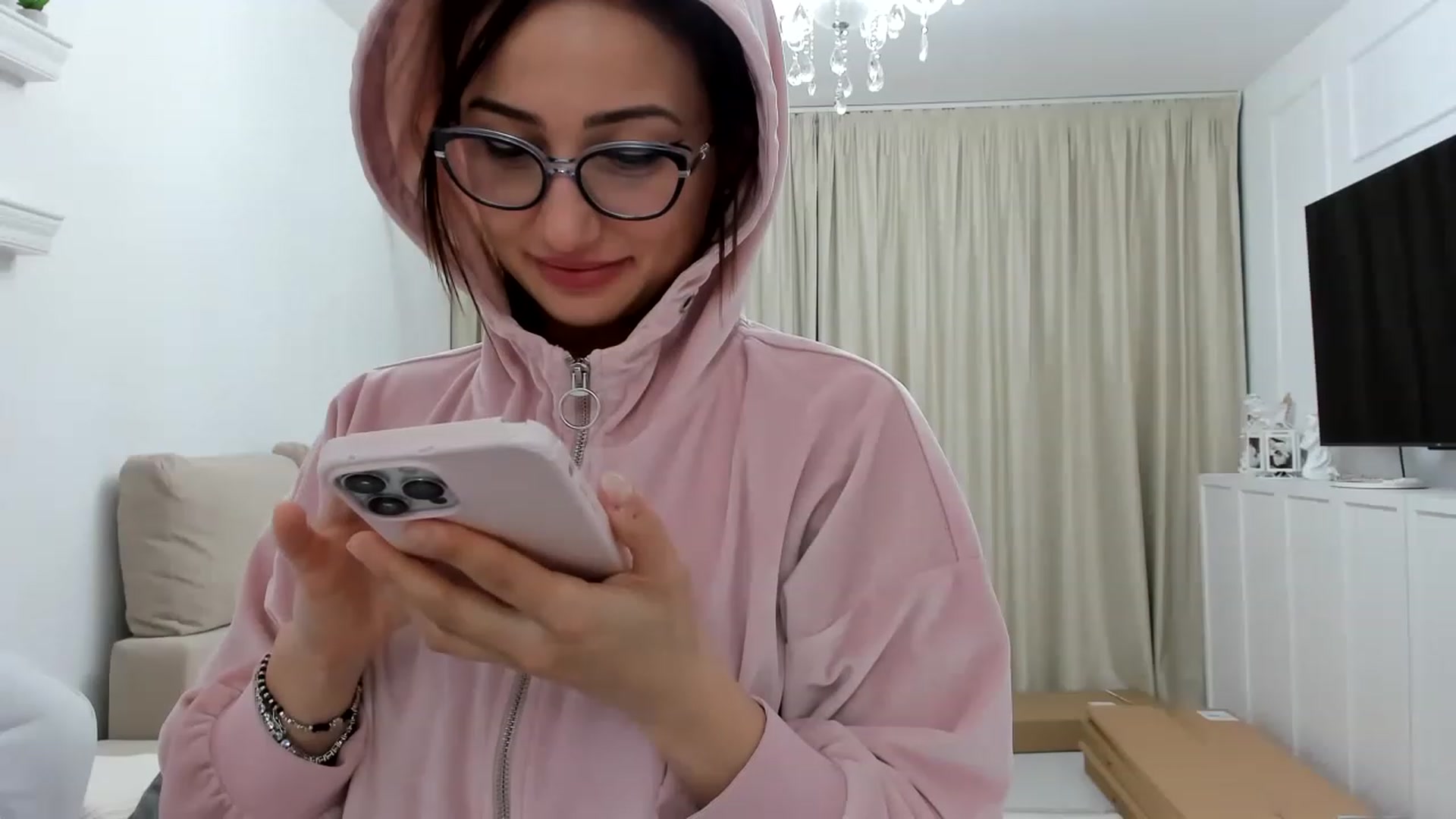 Gallery image thumbnail from Wennndyk's myfreecams stream on, 04/01/2023, 23:59 image 3 of 20