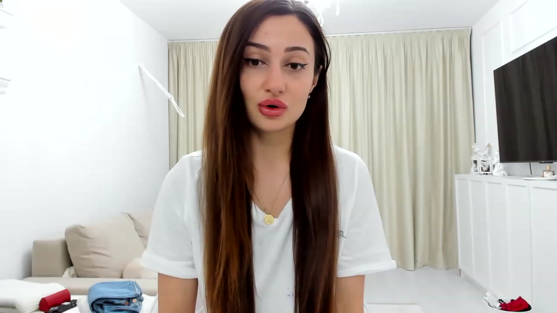 Gallery image thumbnail from Wennndyk's myfreecams stream on, 04/07/2023, 21:26 image 6 of 20