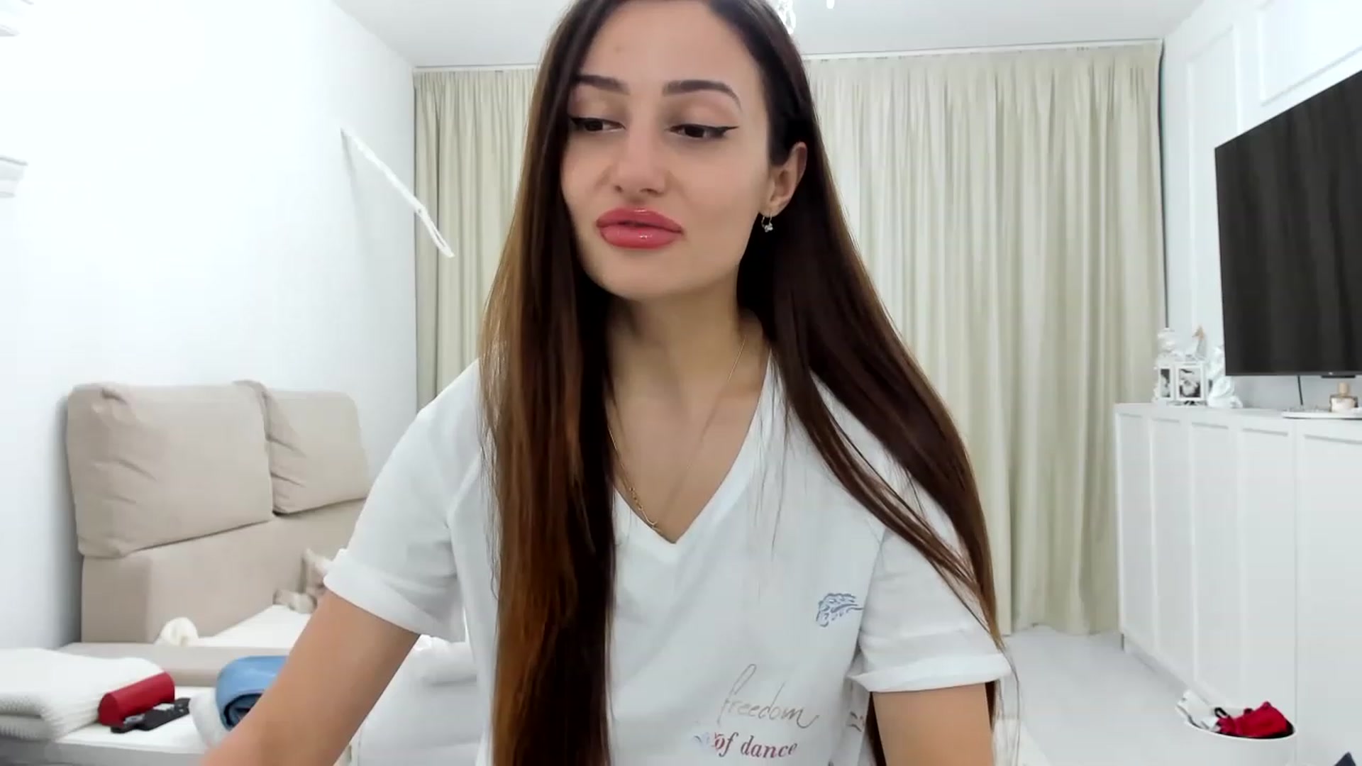 Gallery image thumbnail from Wennndyk's myfreecams stream on, 04/07/2023, 22:02 image 5 of 20
