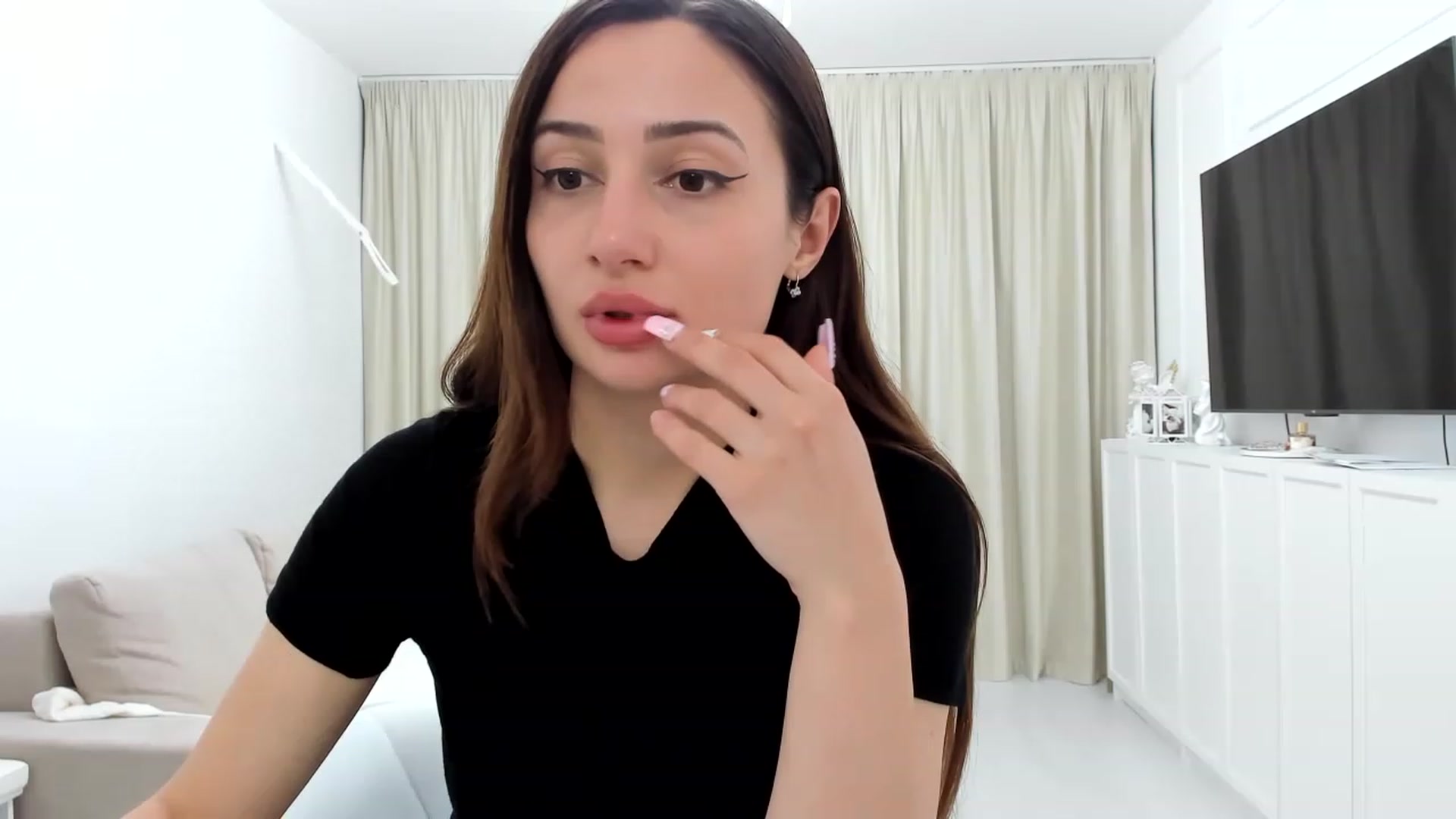 Gallery image thumbnail from Wennndyk's myfreecams stream on, 04/19/2023, 23:46 image 18 of 20