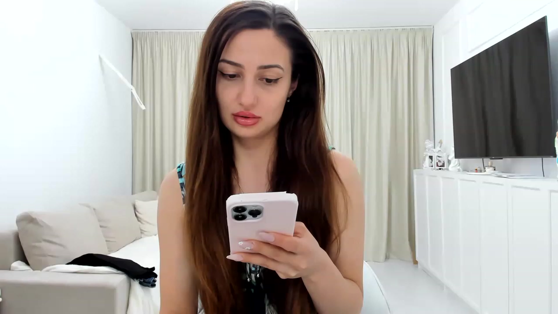 Gallery image thumbnail from Wennndyk's myfreecams stream on, 04/24/2023, 22:18 image 14 of 20