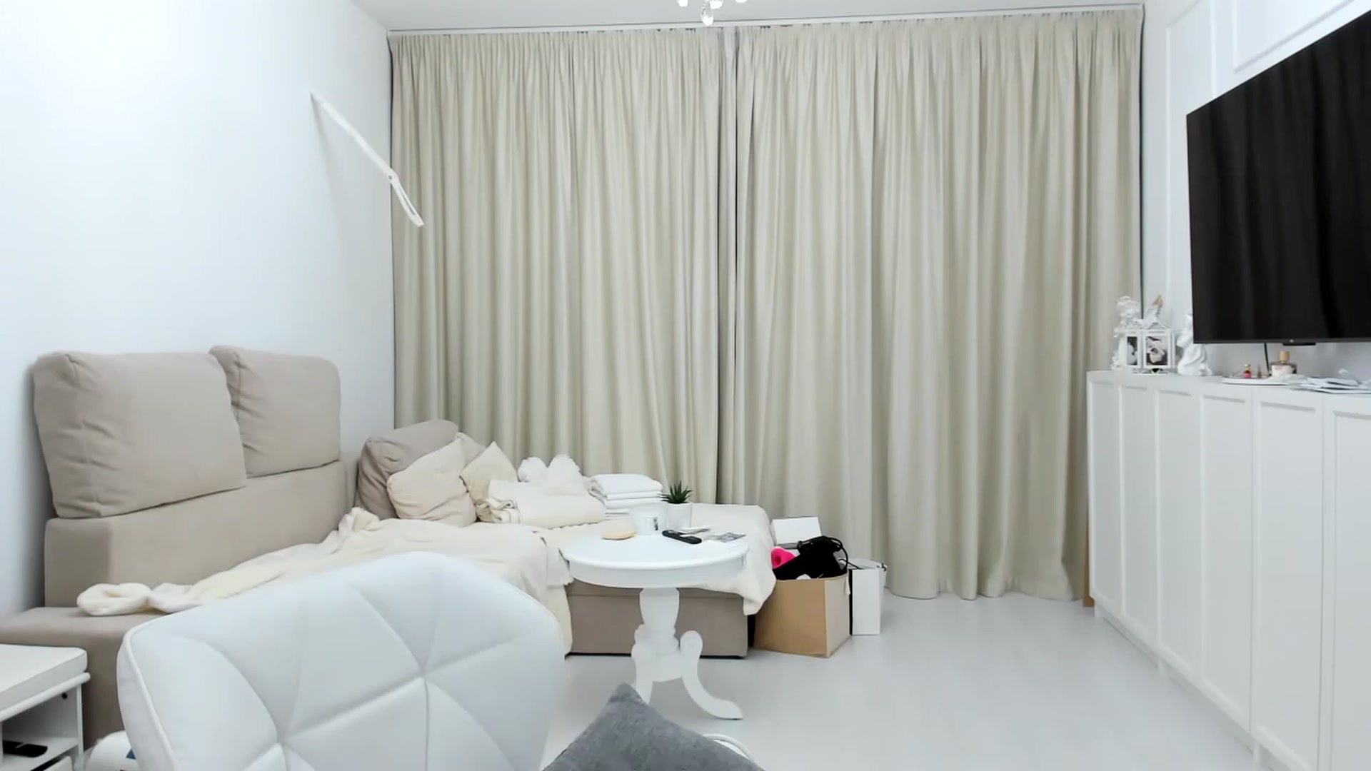 Gallery image thumbnail from Wennndyk's myfreecams stream on, 04/25/2023, 21:12 image 18 of 20