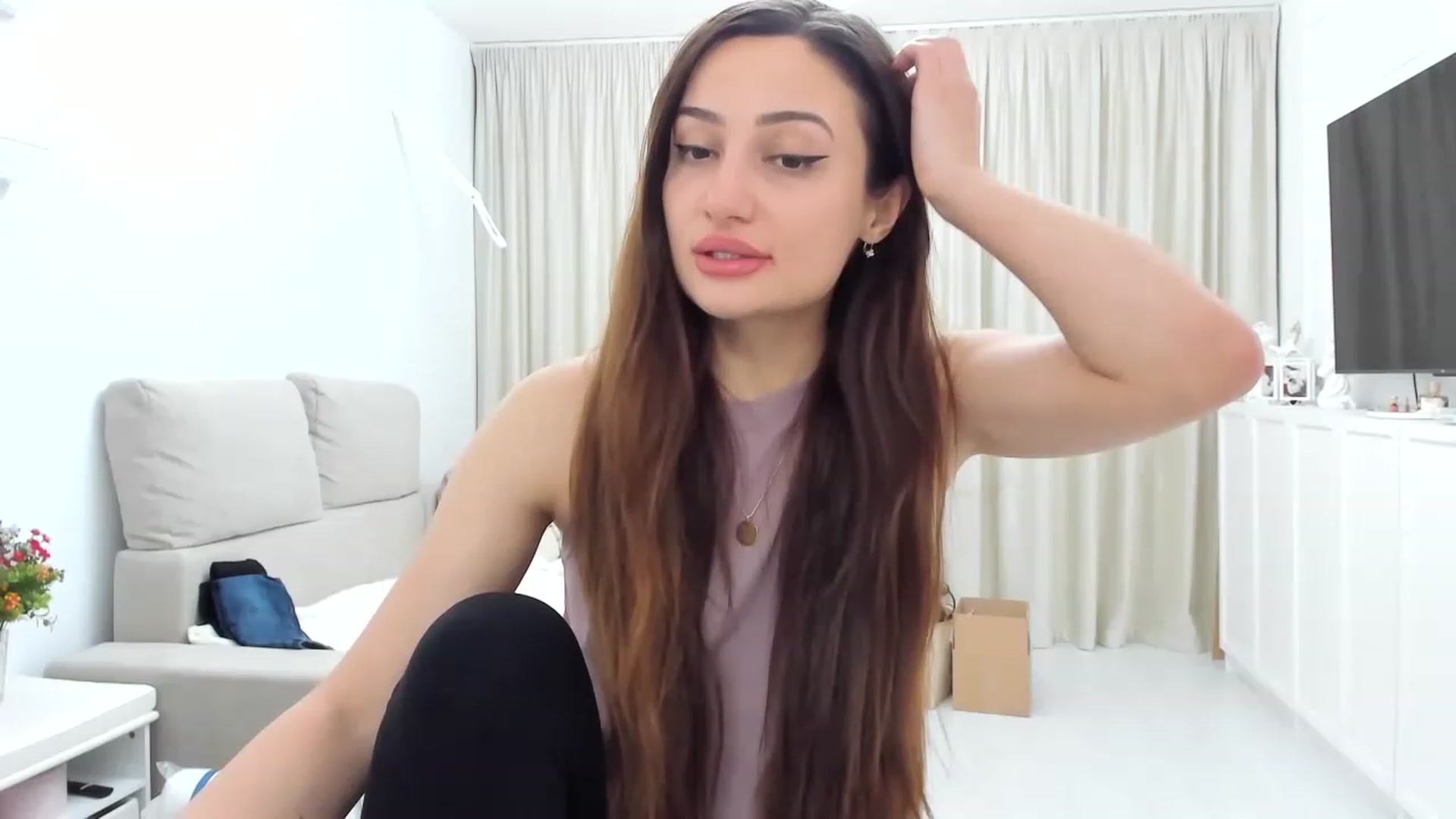 Gallery image thumbnail from Wennndyk's myfreecams stream on, 04/25/2023, 21:12 image 2 of 20