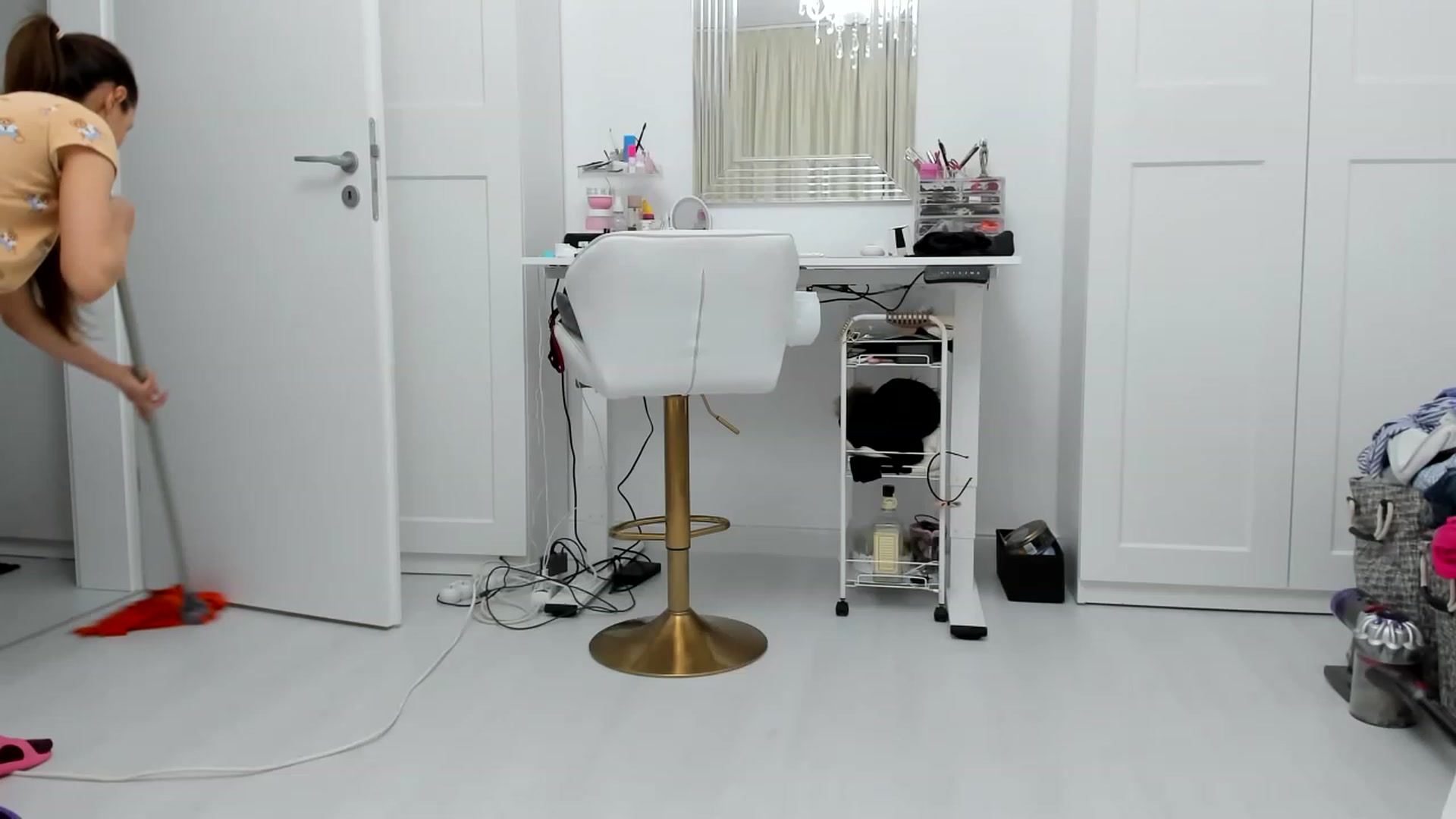 Gallery image thumbnail from Wennndyk's myfreecams stream on, 04/27/2023, 23:23 image 19 of 20