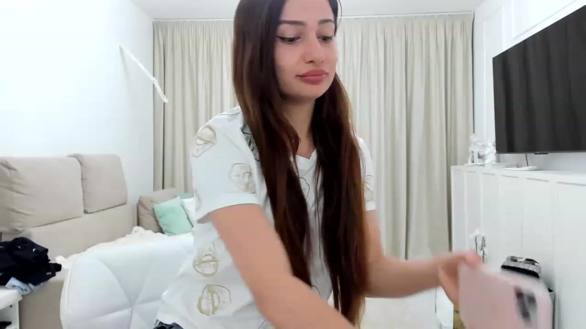 Gallery image thumbnail from Wennndyk's myfreecams stream on, 05/18/2023, 20:50 image 17 of 20