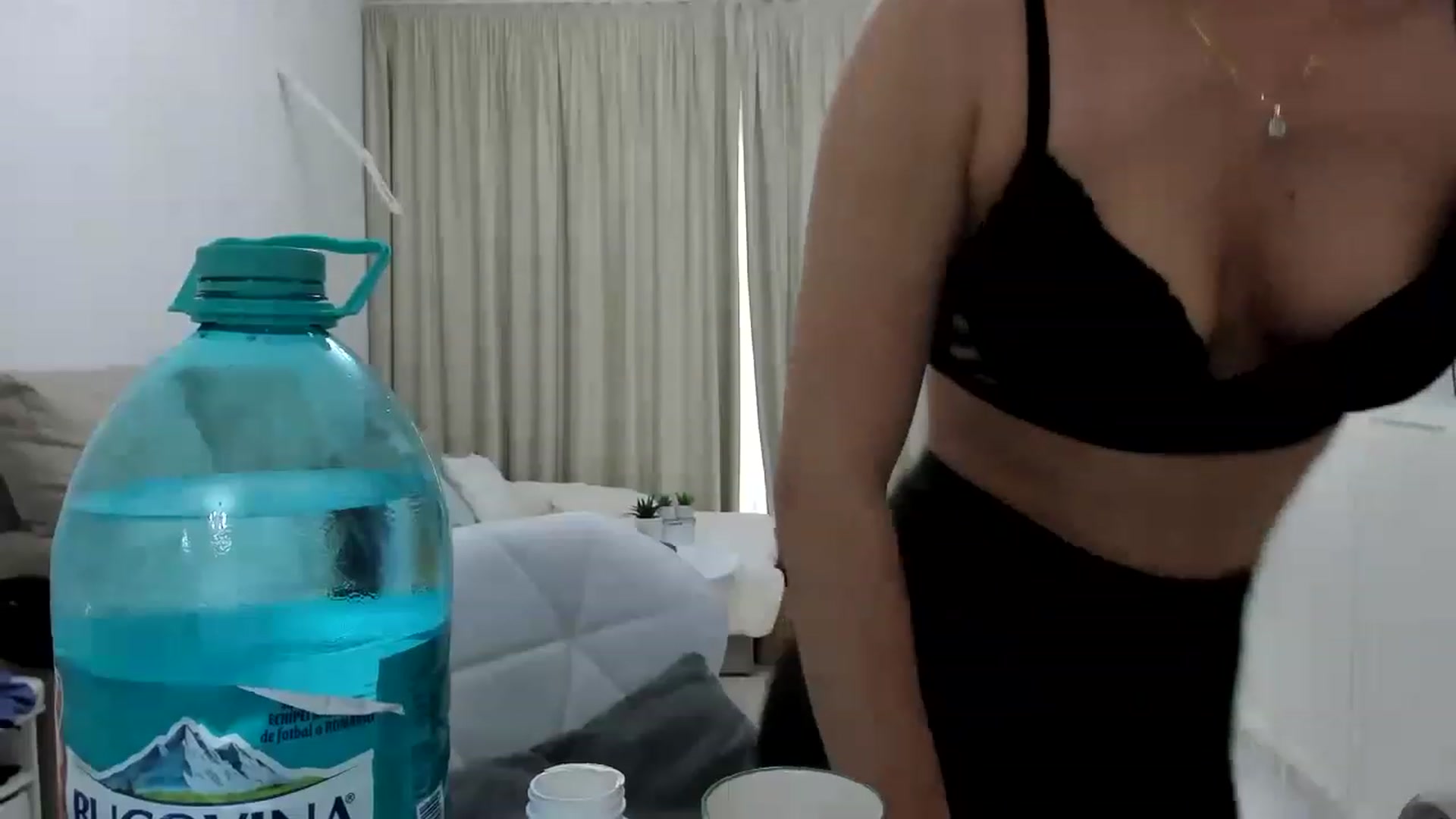 Gallery image thumbnail from Wennndyk's myfreecams stream on, 05/20/2023, 13:59 image 19 of 20