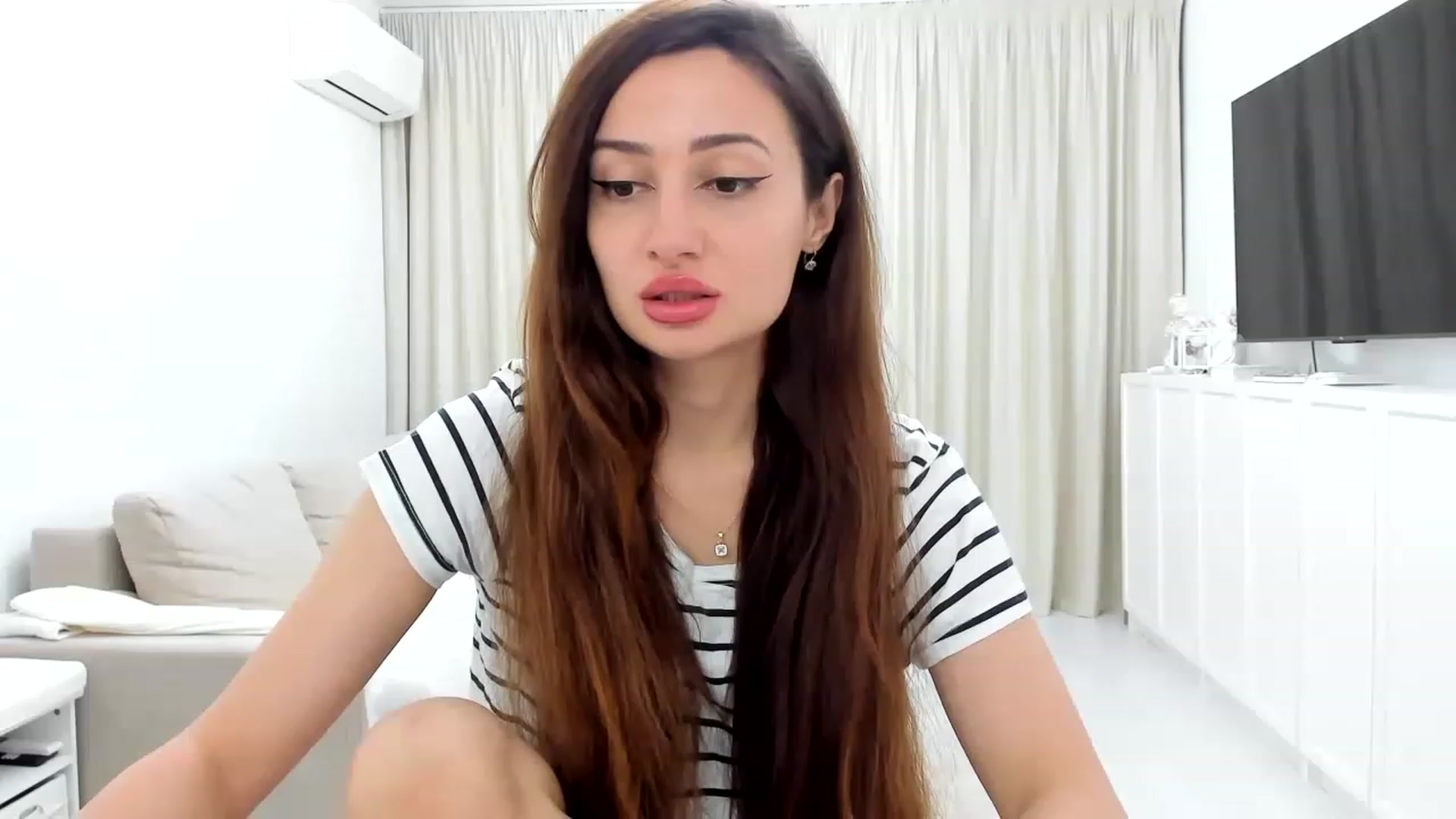 Gallery image thumbnail from Wennndyk's myfreecams stream on, 05/25/2023, 22:43 image 15 of 20