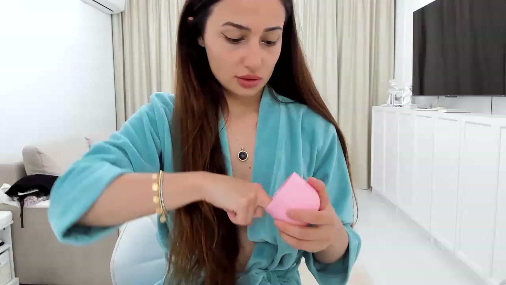 Gallery image thumbnail from Wennndyk's myfreecams stream on, 05/28/2023, 23:51 image 18 of 20