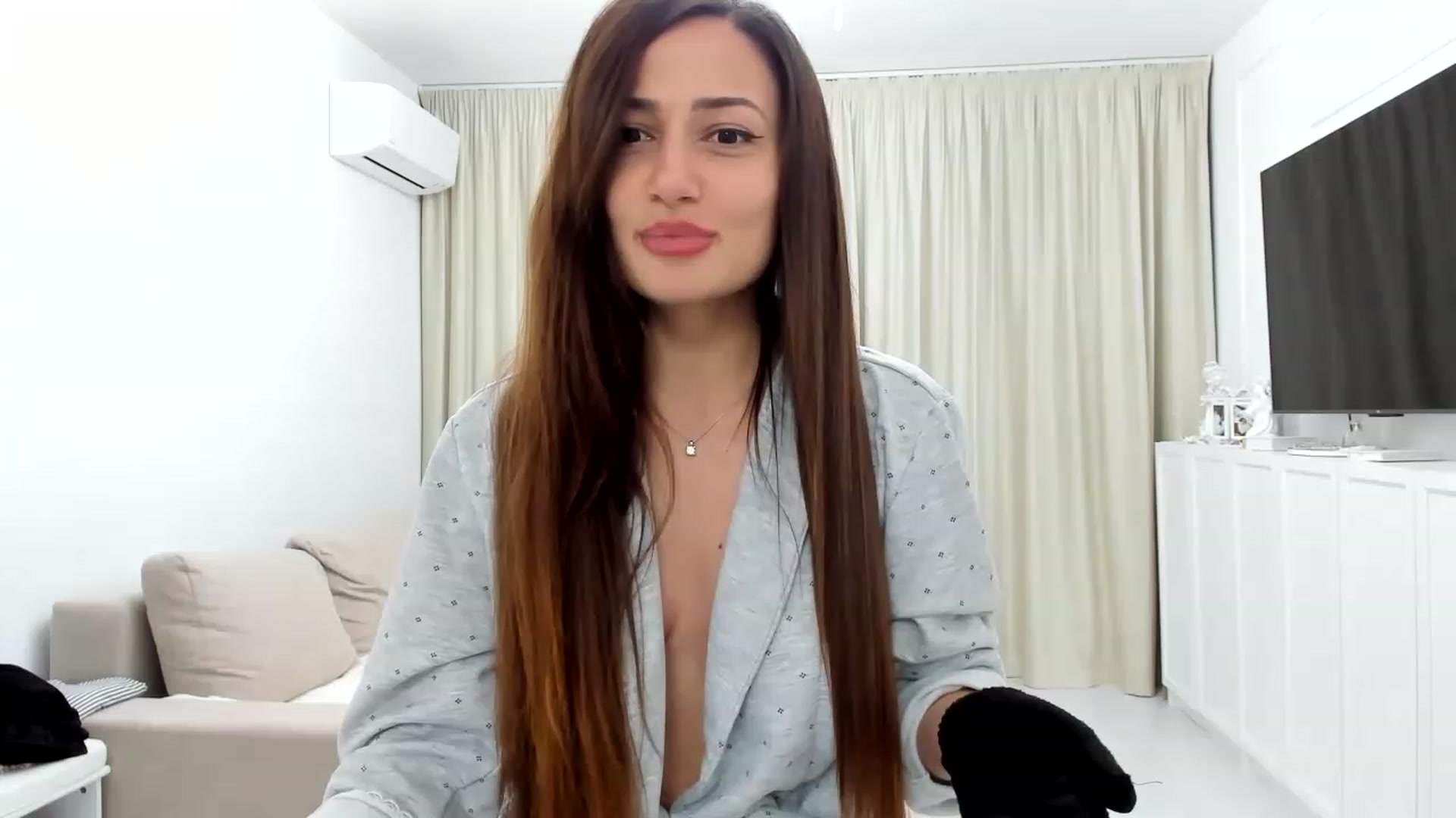 Gallery image thumbnail from Wennndyk's myfreecams stream on, 06/05/2023, 22:17 image 6 of 20