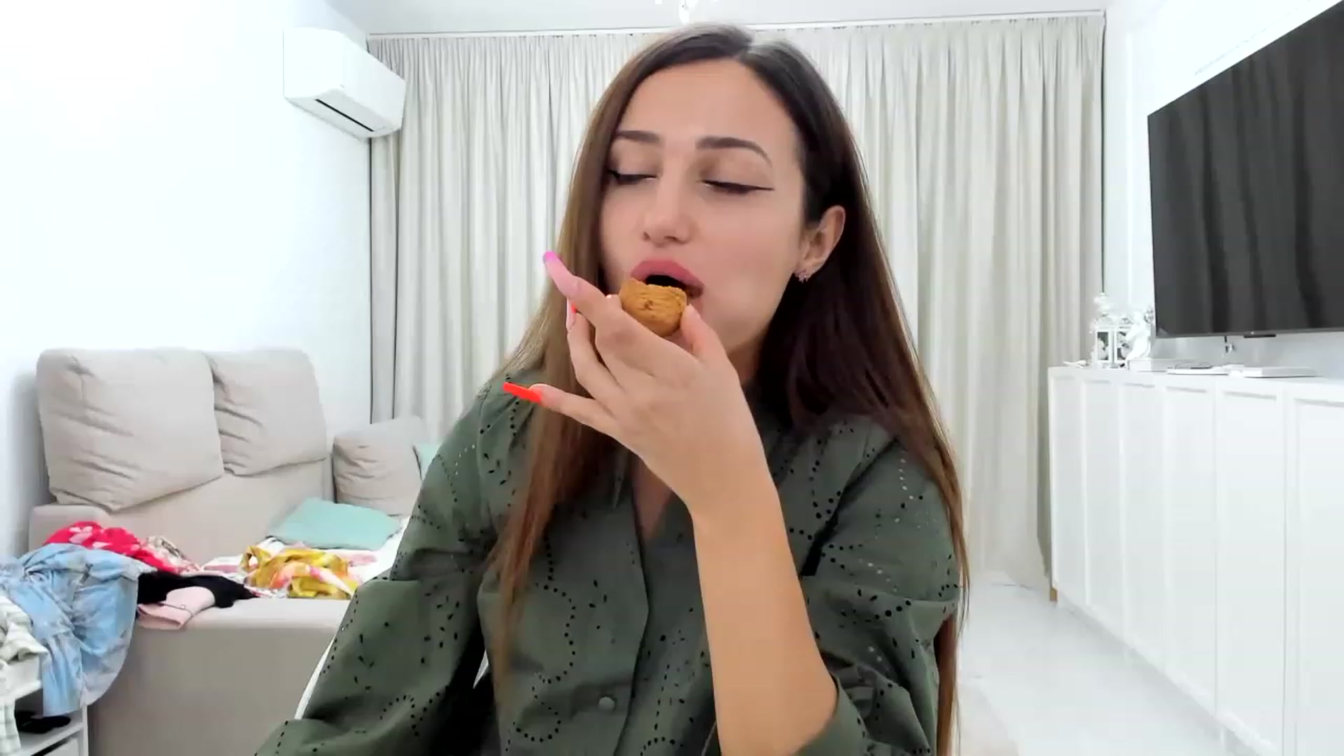 Gallery image thumbnail from Wennndyk's myfreecams stream on, 06/18/2023, 23:00 image 13 of 20