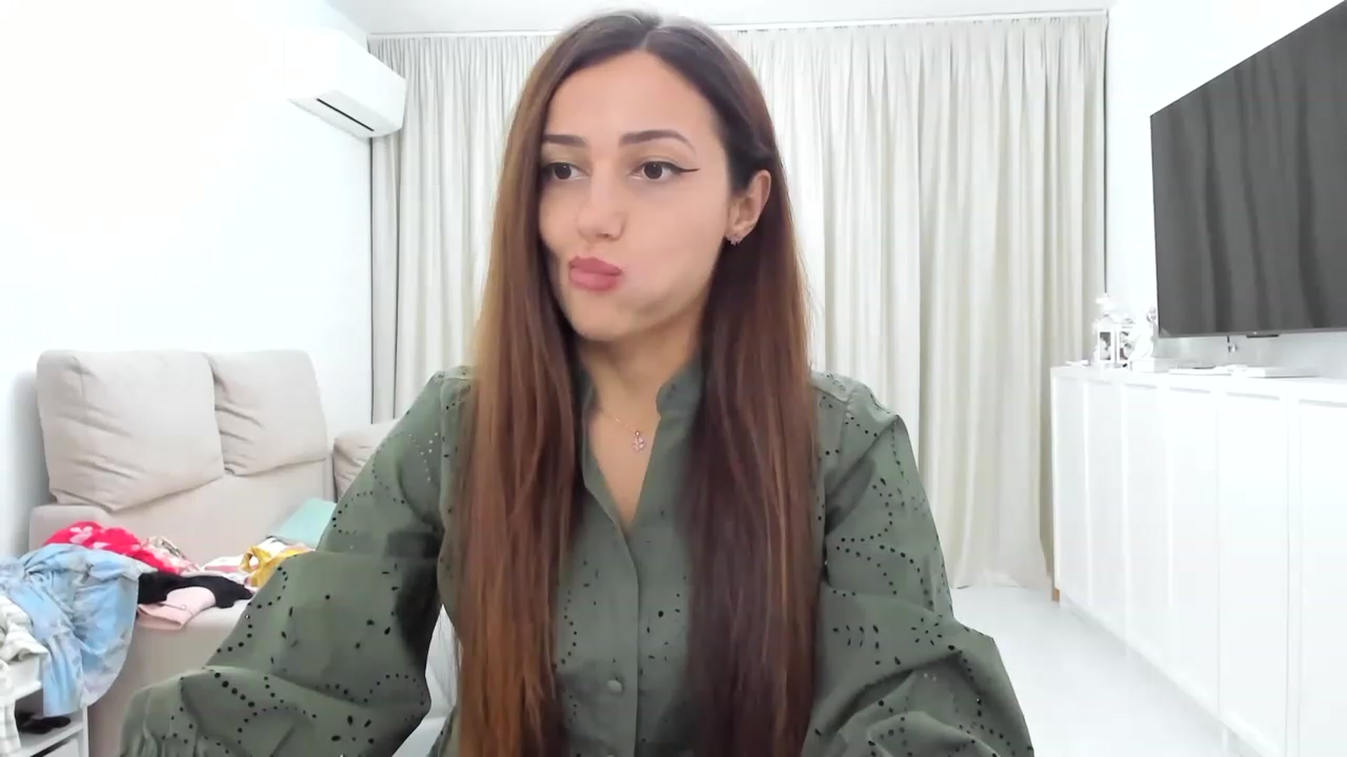 Gallery image thumbnail from Wennndyk's myfreecams stream on, 06/18/2023, 23:00 image 16 of 20