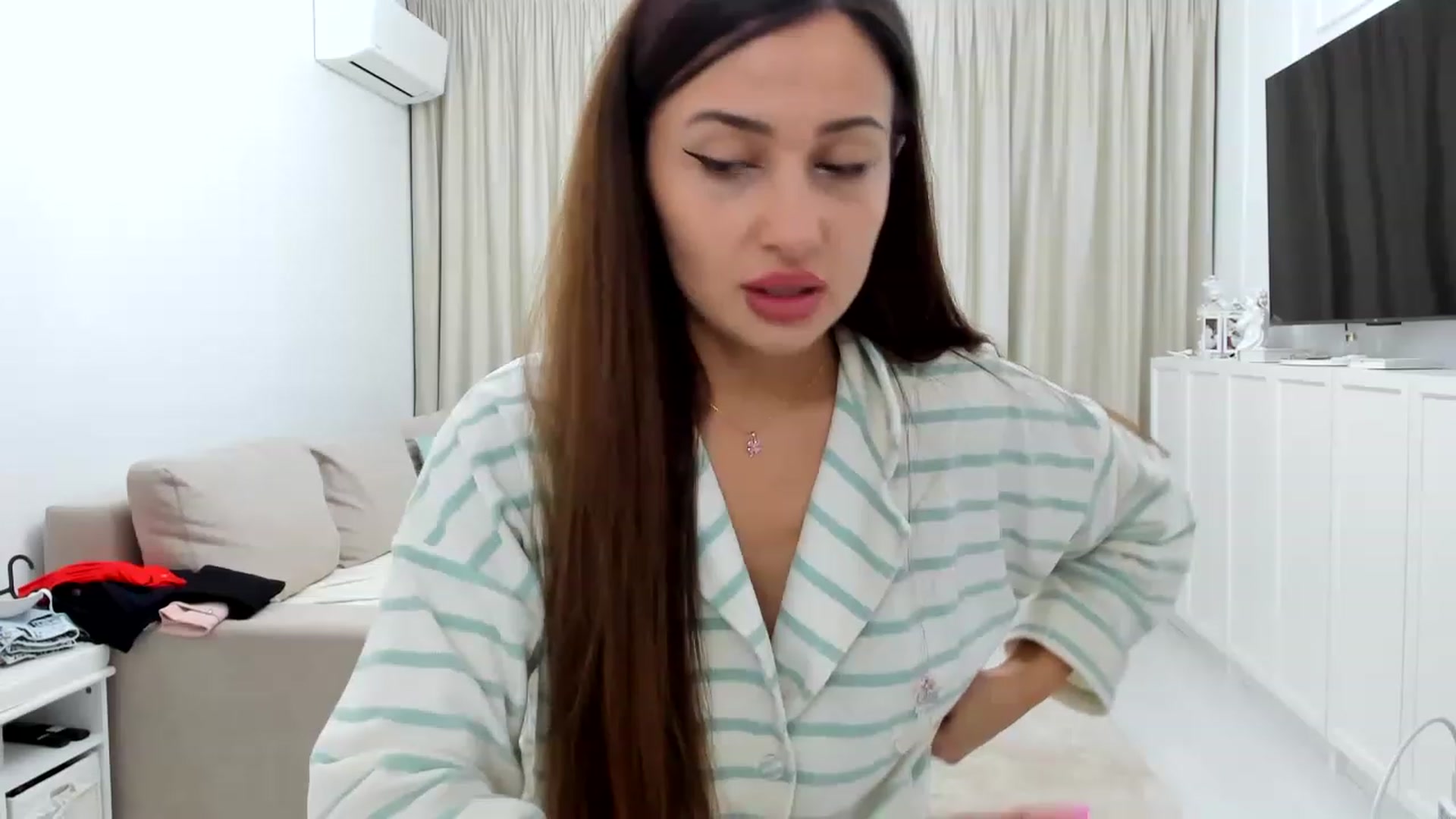 Gallery image thumbnail from Wennndyk's myfreecams stream on, 06/18/2023, 23:45 image 5 of 20