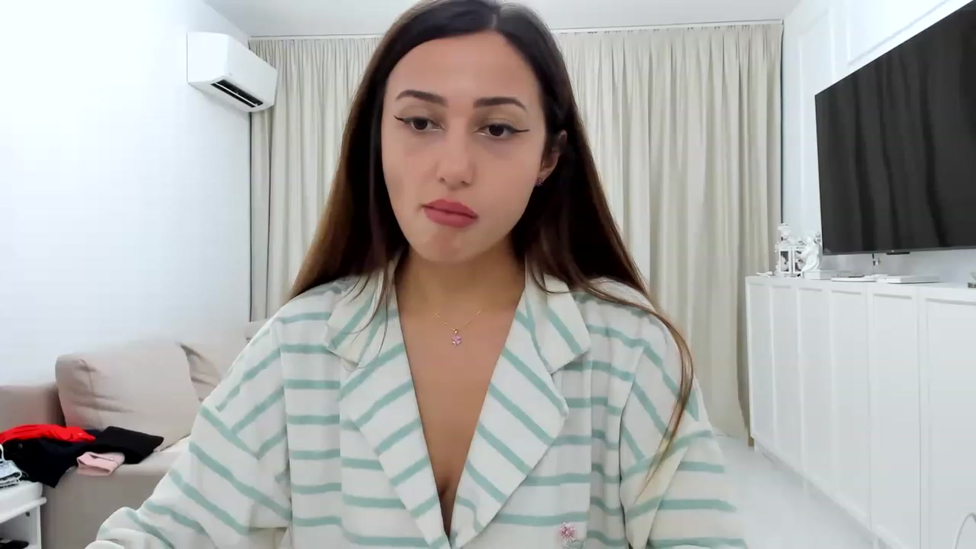 Gallery image thumbnail from Wennndyk's myfreecams stream on, 06/18/2023, 23:45 image 14 of 20