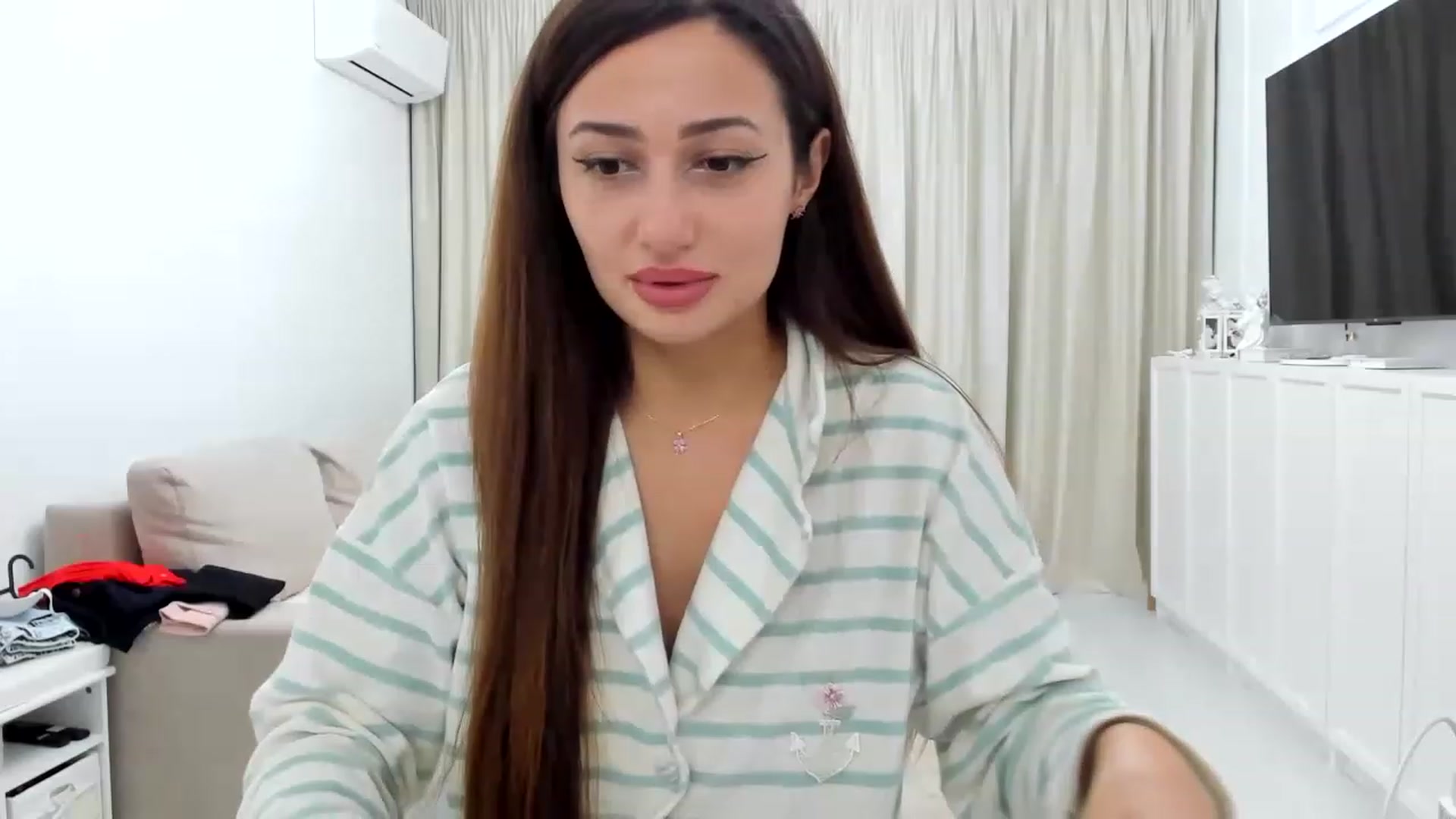 Gallery image thumbnail from Wennndyk's myfreecams stream on, 06/18/2023, 23:45 image 2 of 20