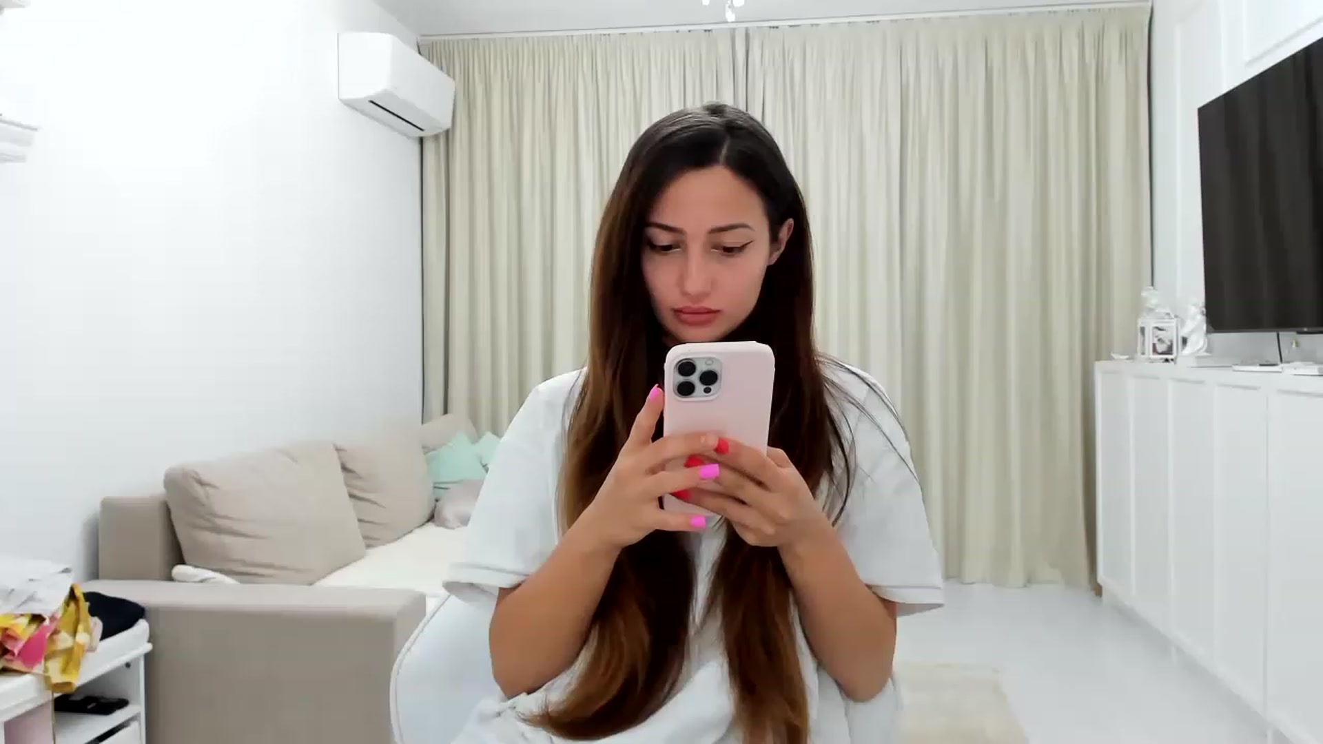 Gallery image thumbnail from Wennndyk's myfreecams stream on, 06/27/2023, 23:25 image 17 of 20