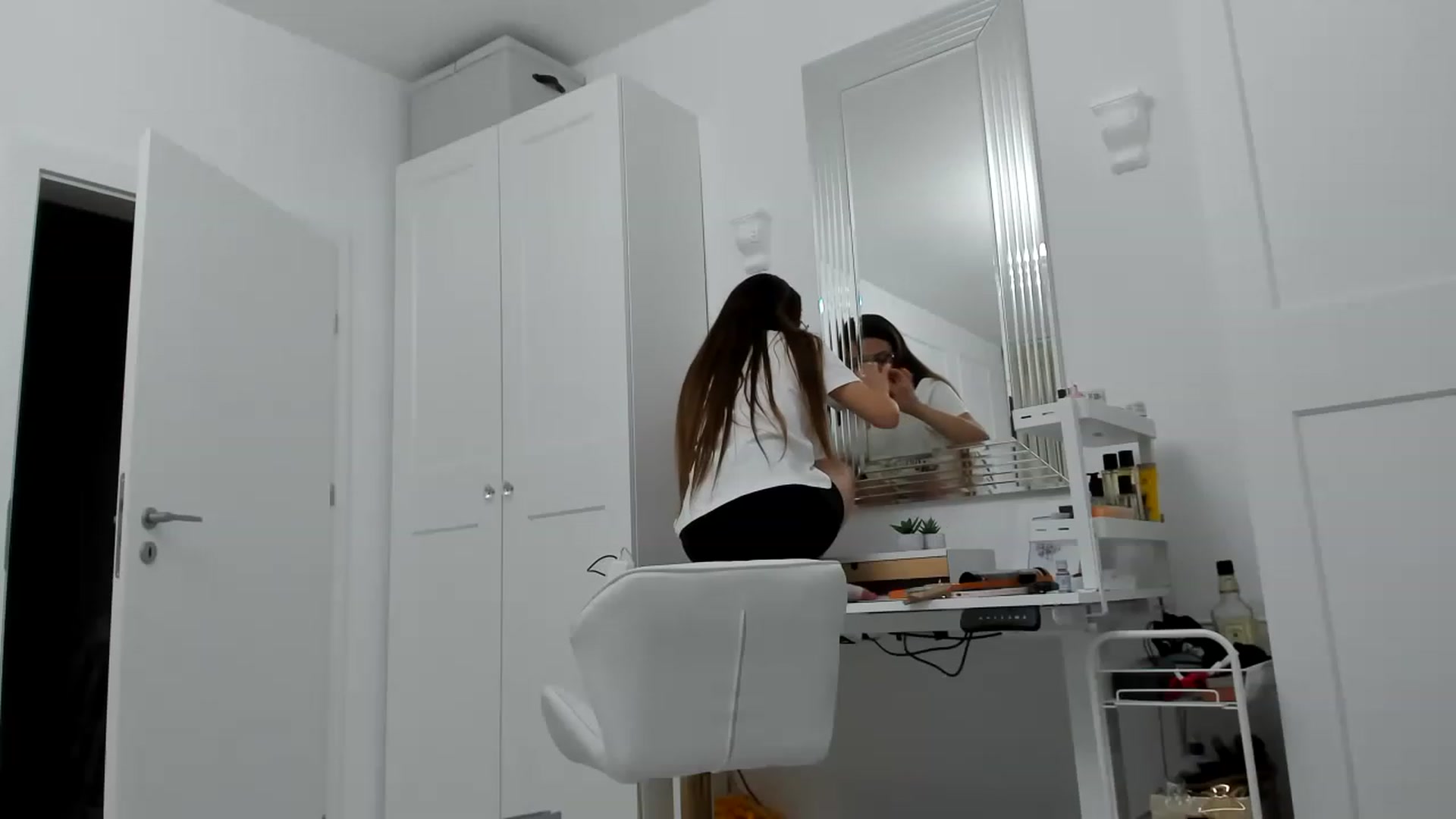Gallery image thumbnail from Wennndyk's myfreecams stream on, 07/18/2023, 01:47 image 10 of 20