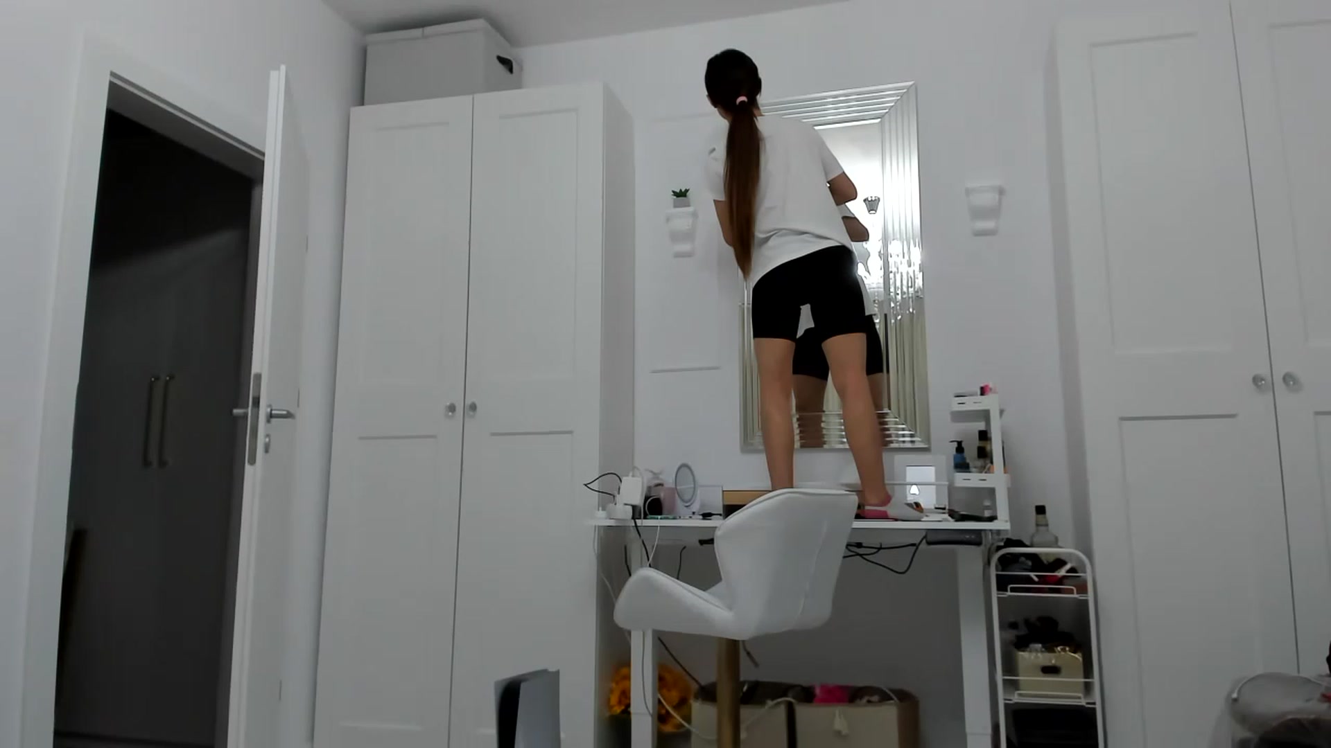 Gallery image thumbnail from Wennndyk's myfreecams stream on, 07/18/2023, 02:10 image 16 of 20