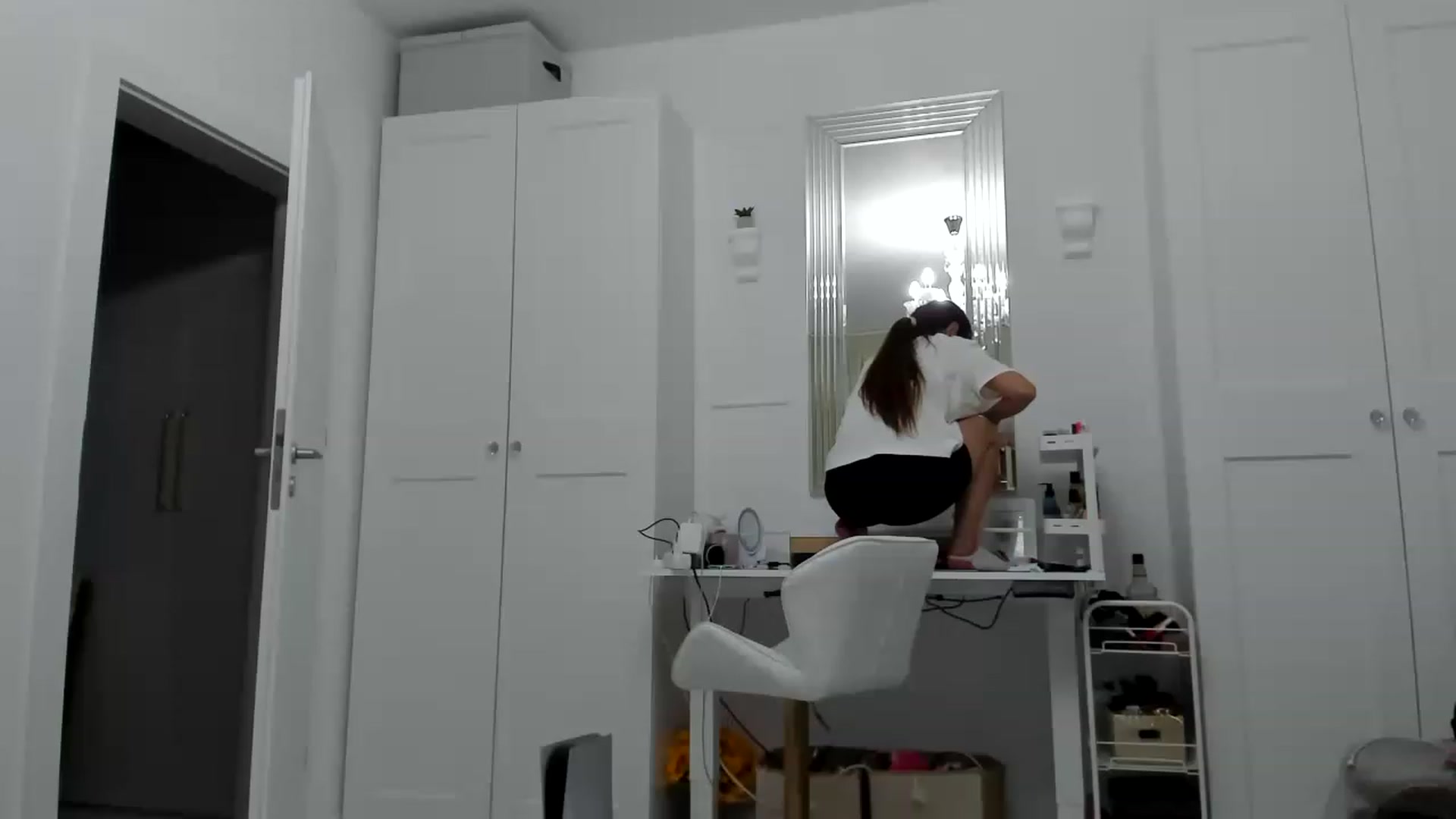 Gallery image thumbnail from Wennndyk's myfreecams stream on, 07/18/2023, 02:10 image 18 of 20