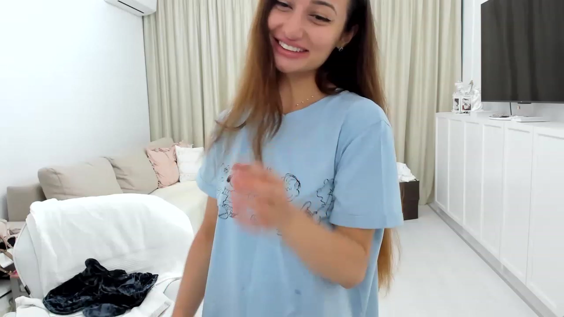 Gallery image thumbnail from Wennndyk's myfreecams stream on, 07/28/2023, 22:22 image 5 of 20