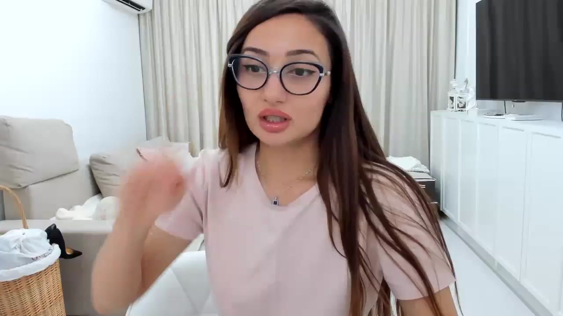 Gallery image thumbnail from Wennndyk's myfreecams stream on, 07/29/2023, 21:02 image 18 of 20