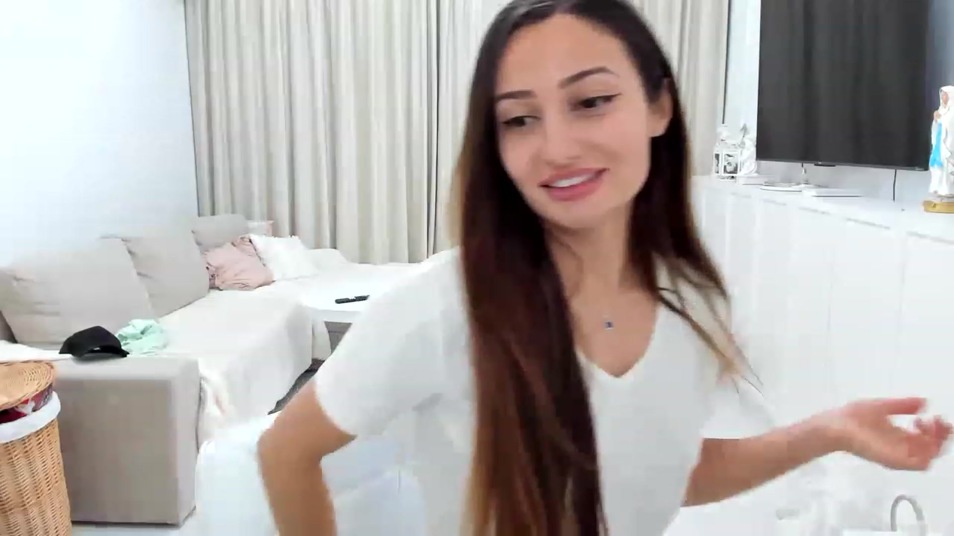 Gallery image thumbnail from Wennndyk's myfreecams stream on, 08/03/2023, 01:16 image 3 of 20