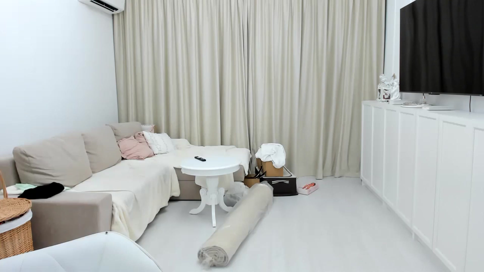 Gallery image thumbnail from Wennndyk's myfreecams stream on, 08/04/2023, 24:04 image 16 of 20