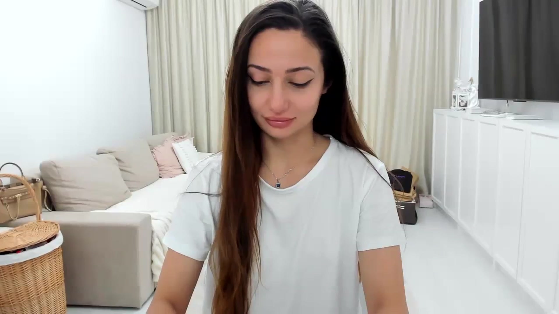 Gallery image thumbnail from Wennndyk's myfreecams stream on, 08/06/2023, 09:24 image 17 of 20
