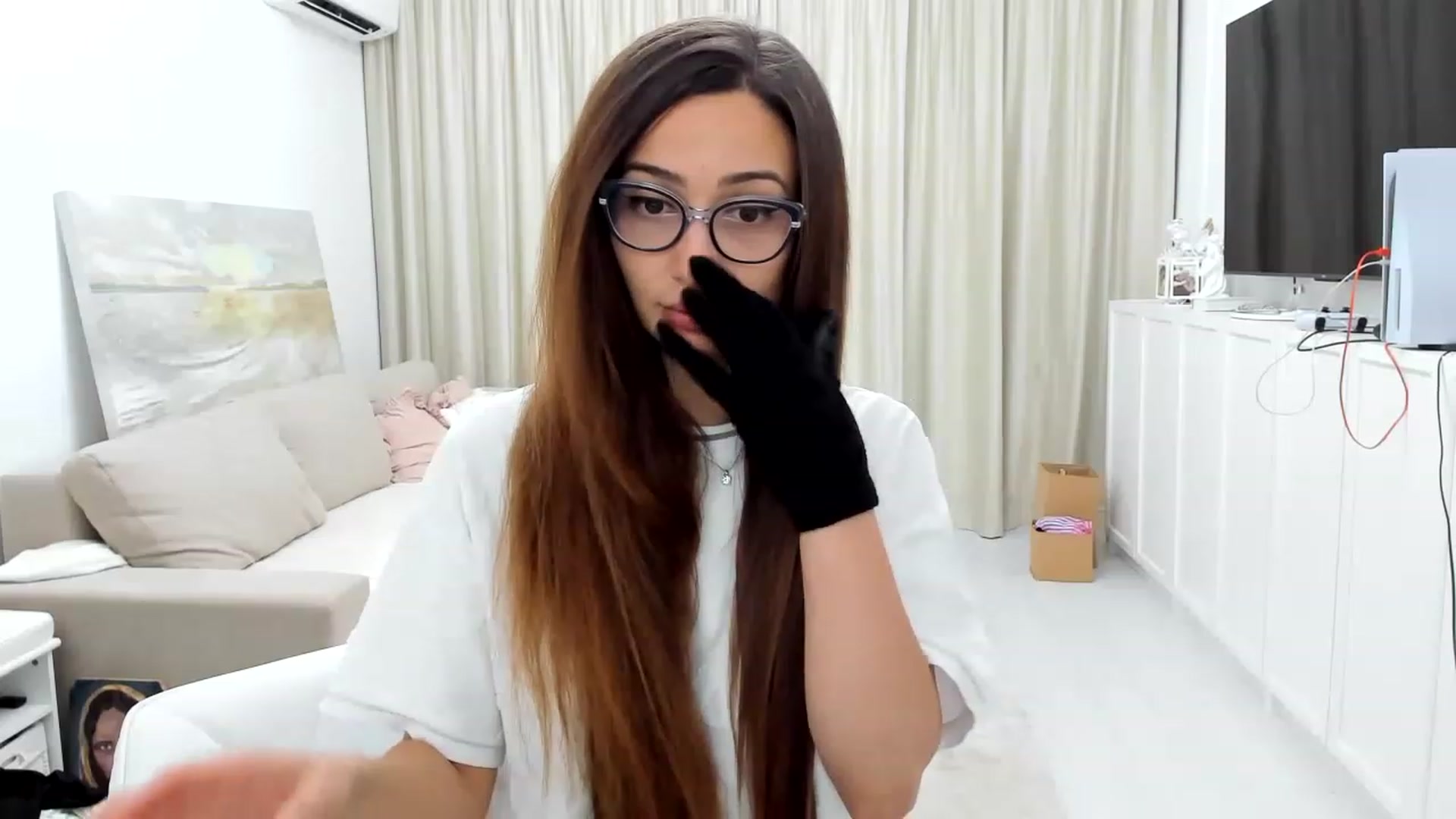 Gallery image thumbnail from Wennndyk's myfreecams stream on, 08/13/2023, 21:11 image 2 of 20