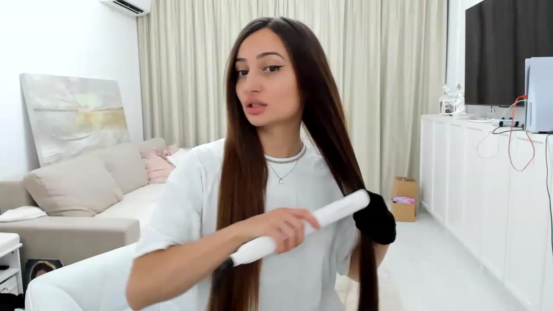 Gallery image thumbnail from Wennndyk's myfreecams stream on, 08/13/2023, 21:11 image 4 of 20