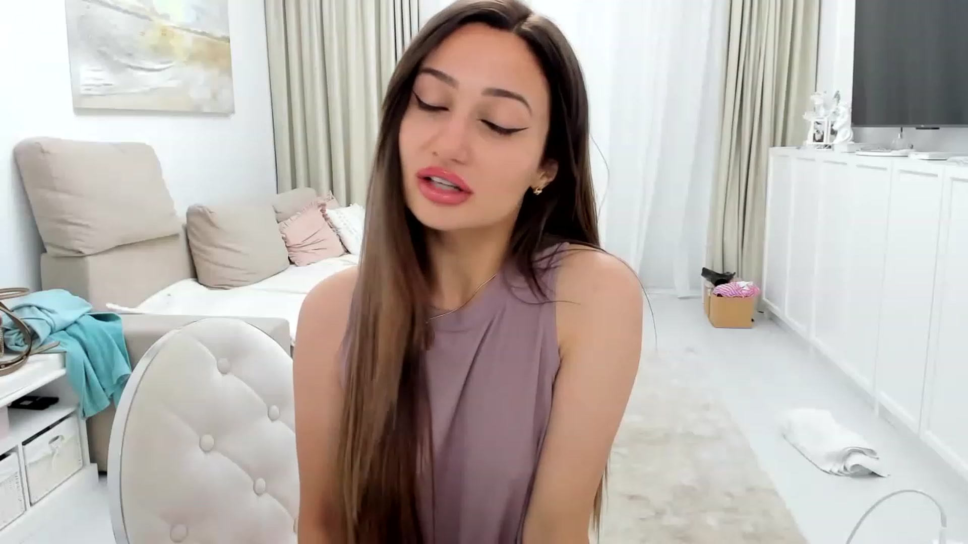 Gallery image thumbnail from Wennndyk's myfreecams stream on, 08/25/2023, 23:12 image 12 of 20