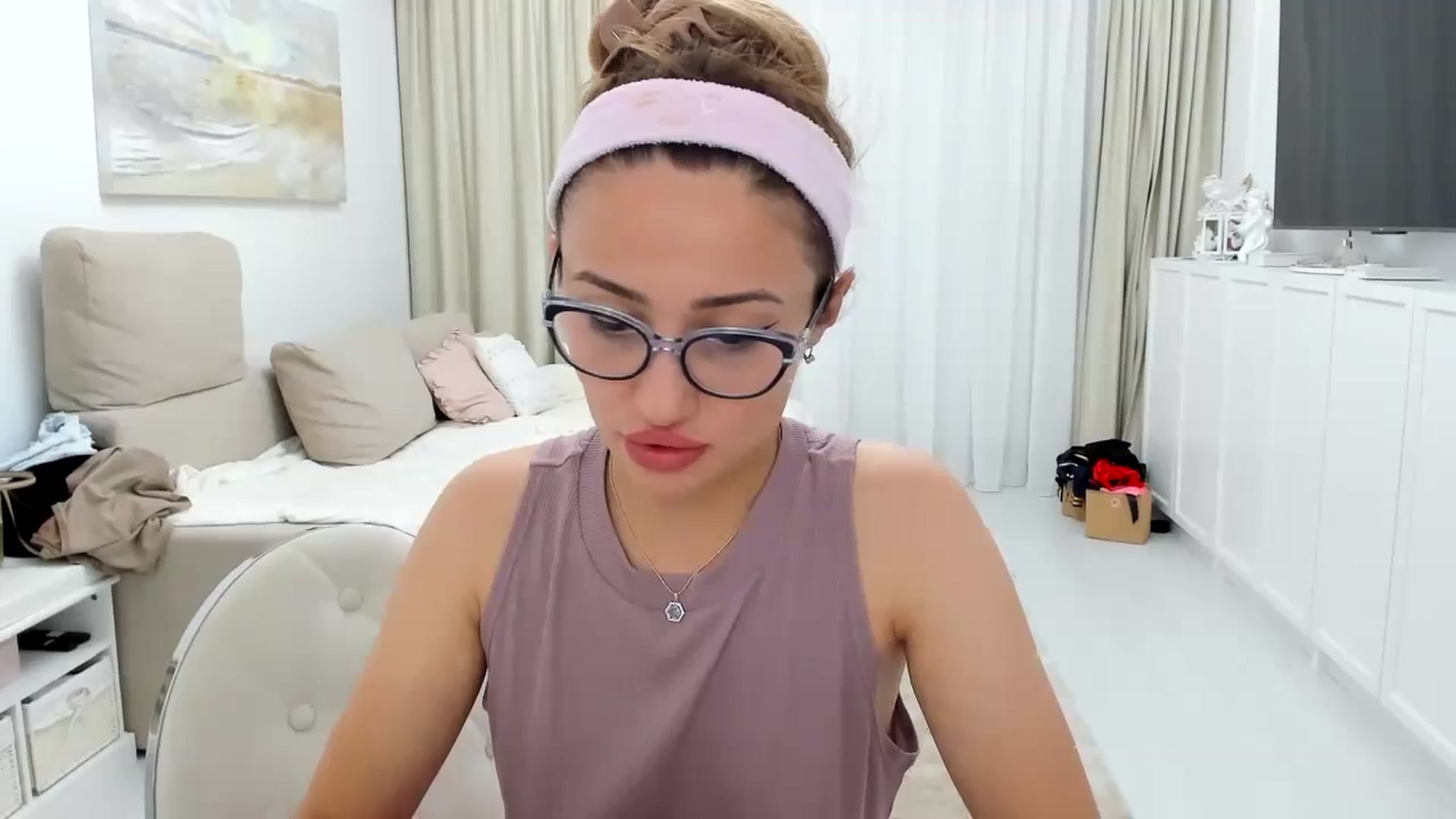 Gallery image thumbnail from Wennndyk's myfreecams stream on, 09/29/2023, 23:03 image 6 of 20