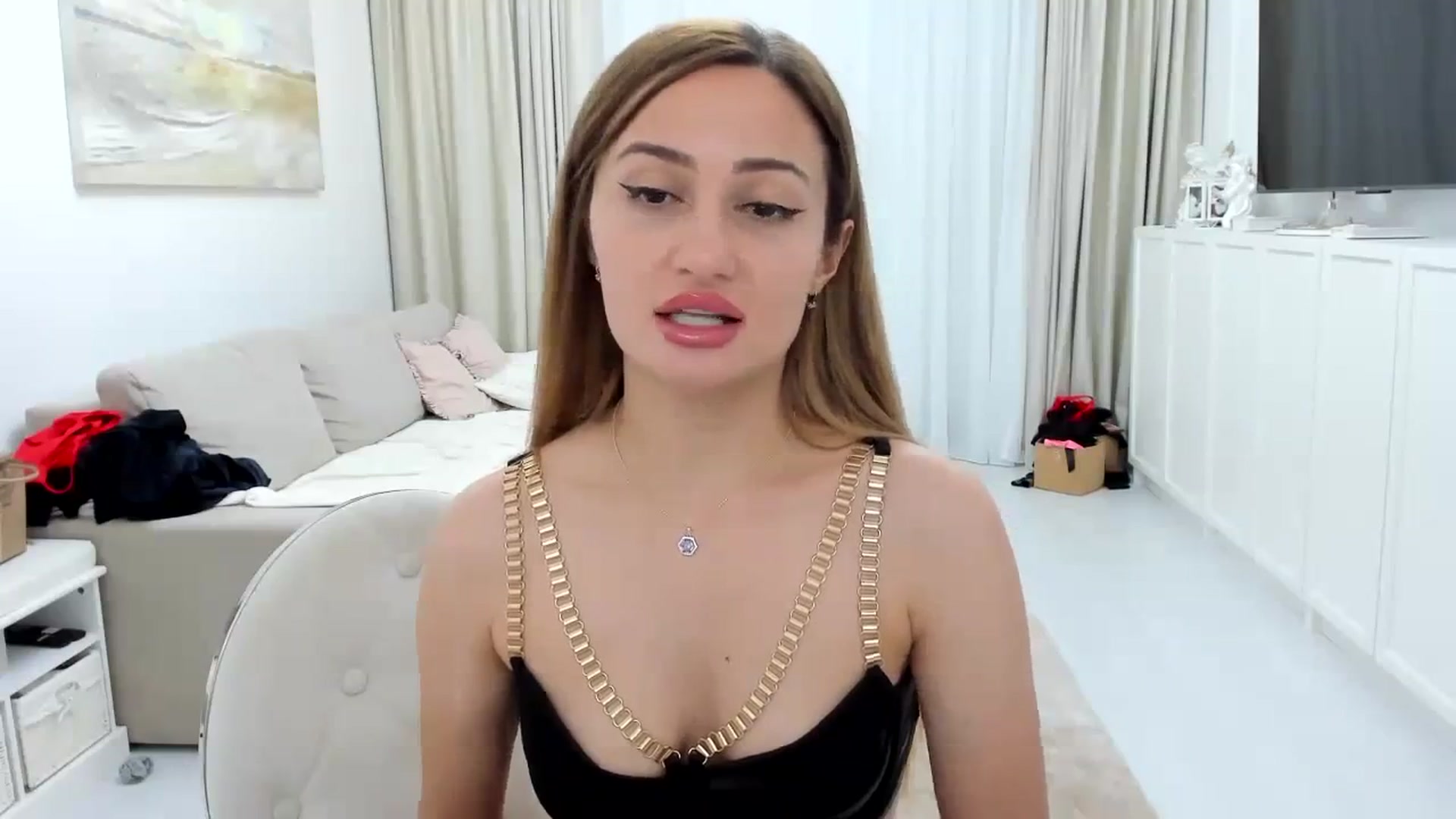 Gallery image thumbnail from Wennndyk's myfreecams stream on, 10/03/2023, 22:43 image 6 of 20