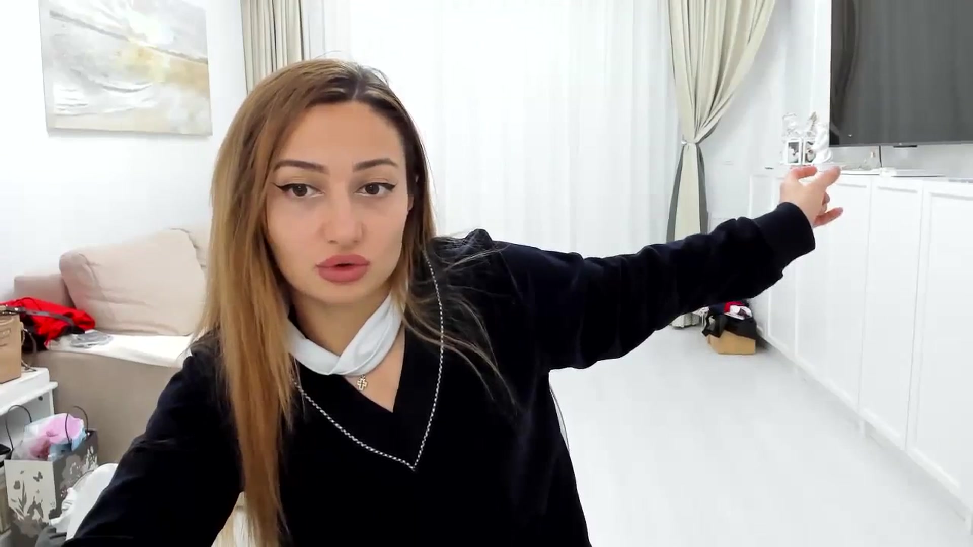 Gallery image thumbnail from Wennndyk's myfreecams stream on, 10/17/2023, 21:44 image 3 of 20