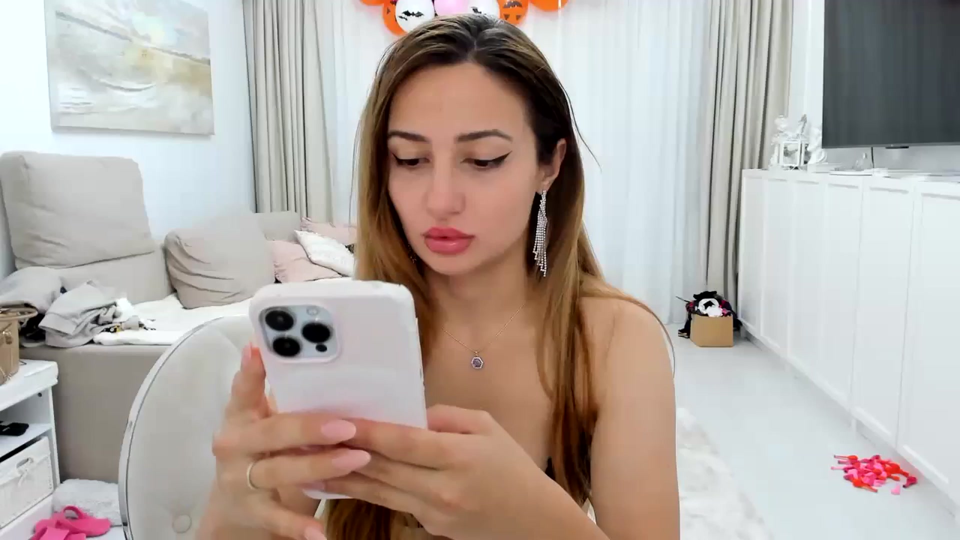 Gallery image thumbnail from Wennndyk's myfreecams stream on, 10/26/2023, 21:37 image 17 of 20