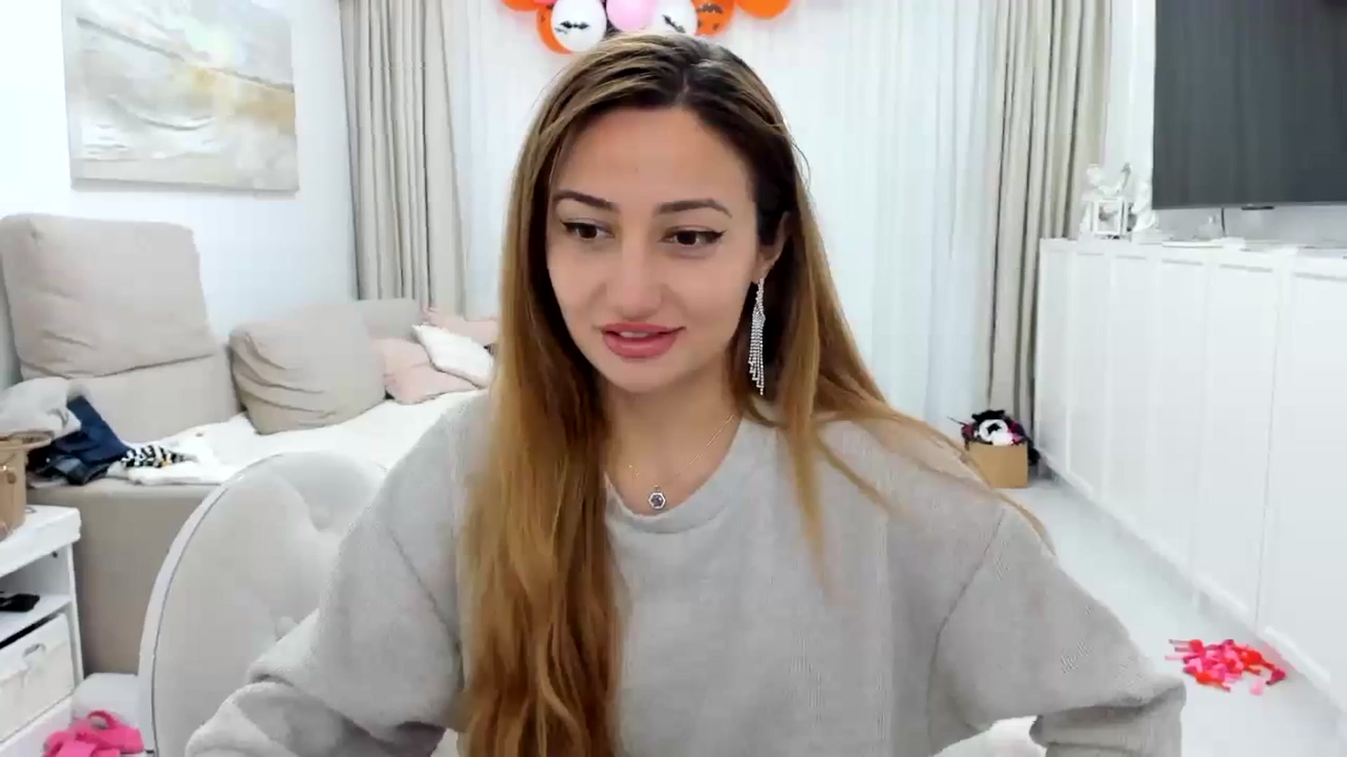 Gallery image thumbnail from Wennndyk's myfreecams stream on, 10/26/2023, 22:14 image 8 of 20