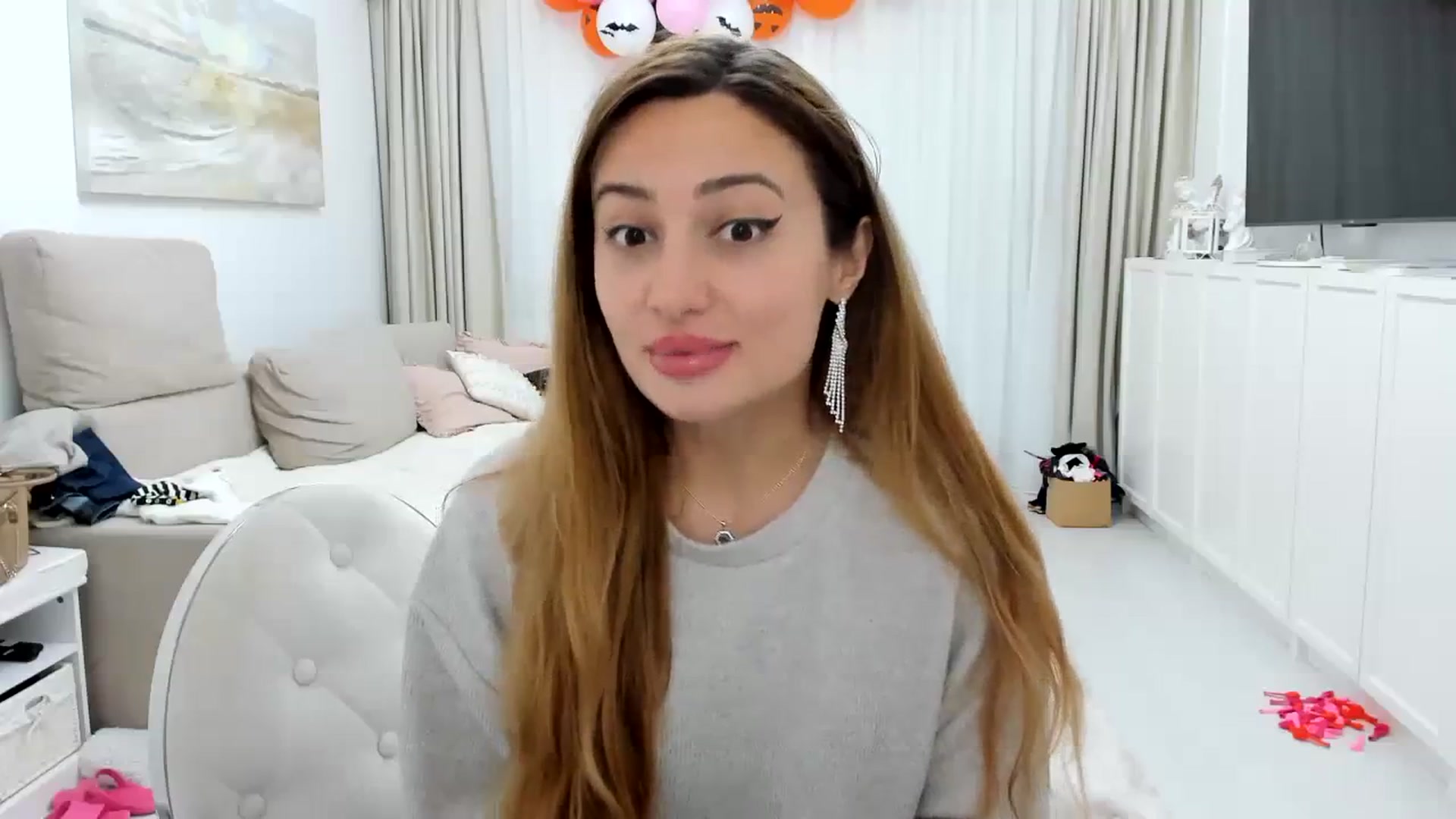 Gallery image thumbnail from Wennndyk's myfreecams stream on, 10/26/2023, 22:14 image 3 of 20