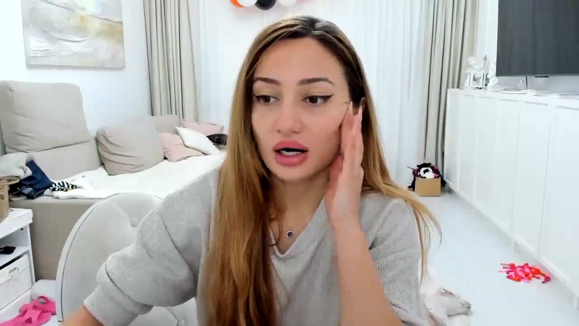 Gallery image thumbnail from Wennndyk's myfreecams stream on, 10/26/2023, 22:14 image 19 of 20