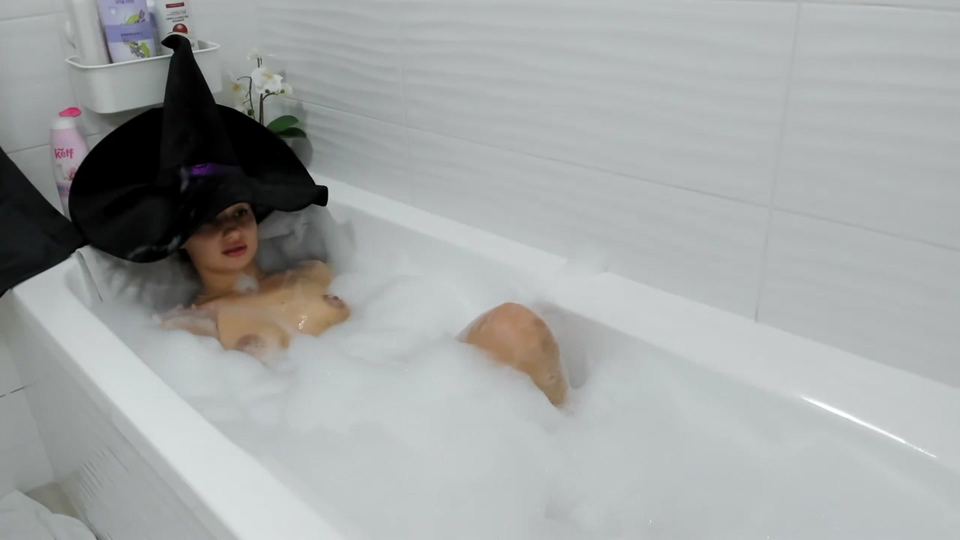 Gallery image thumbnail from Wennndyk's myfreecams stream on, 10/28/2023, 18:40 image 9 of 20
